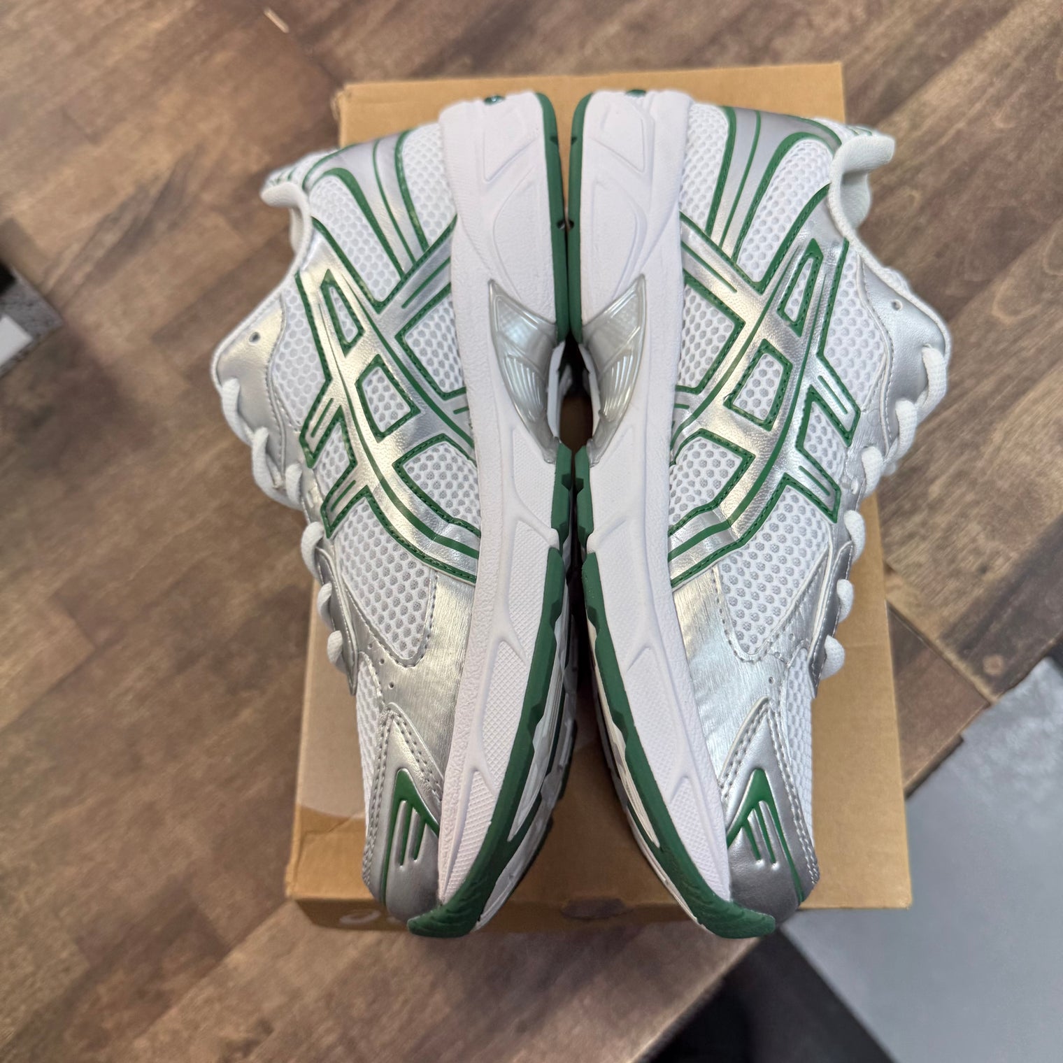 White Silver Green Asics Gel-1130 (USED)