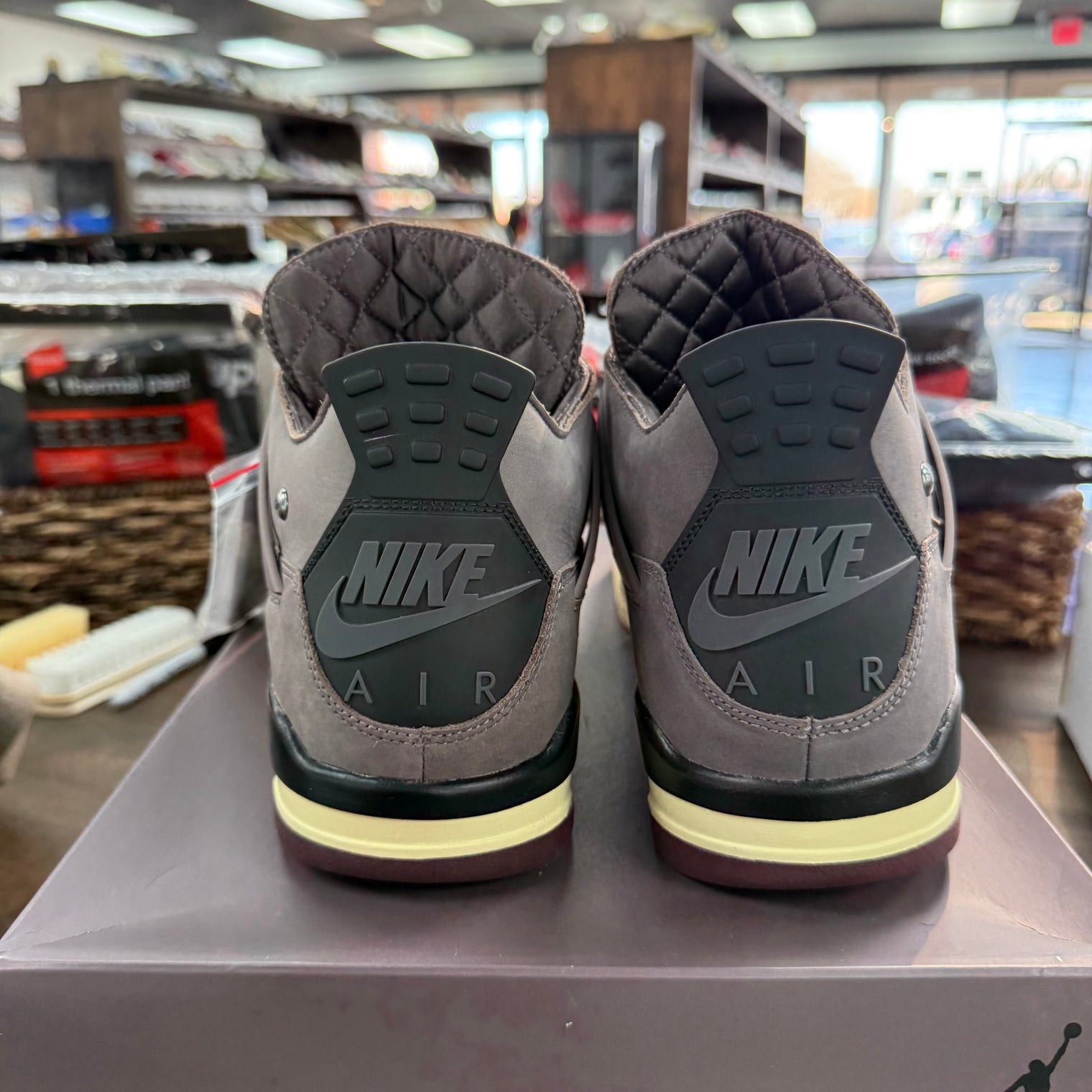 A Ma Maniere Violet Ore Jordan 4 Retro SP (Lightly Worn)