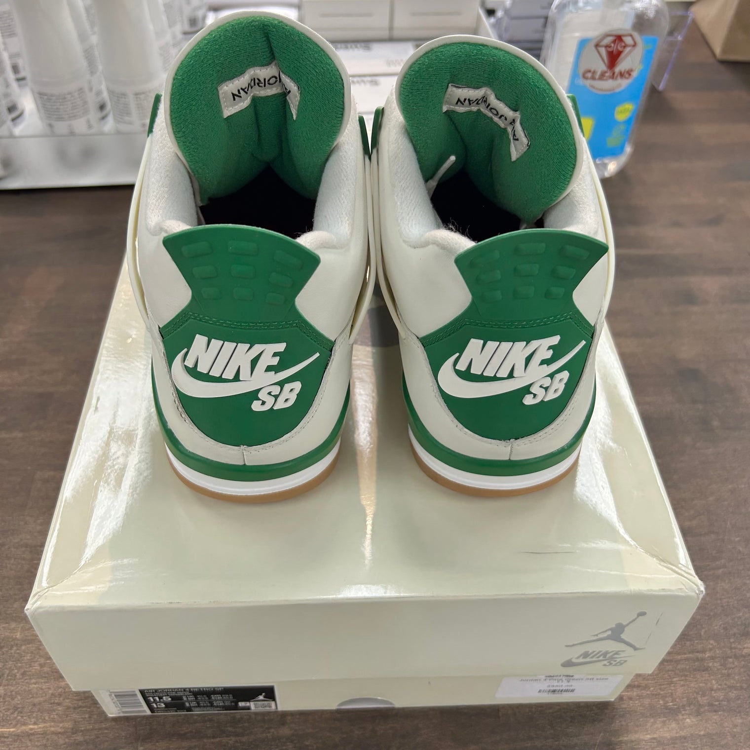 Pine Green SB Jordan 4 Retro (Used)