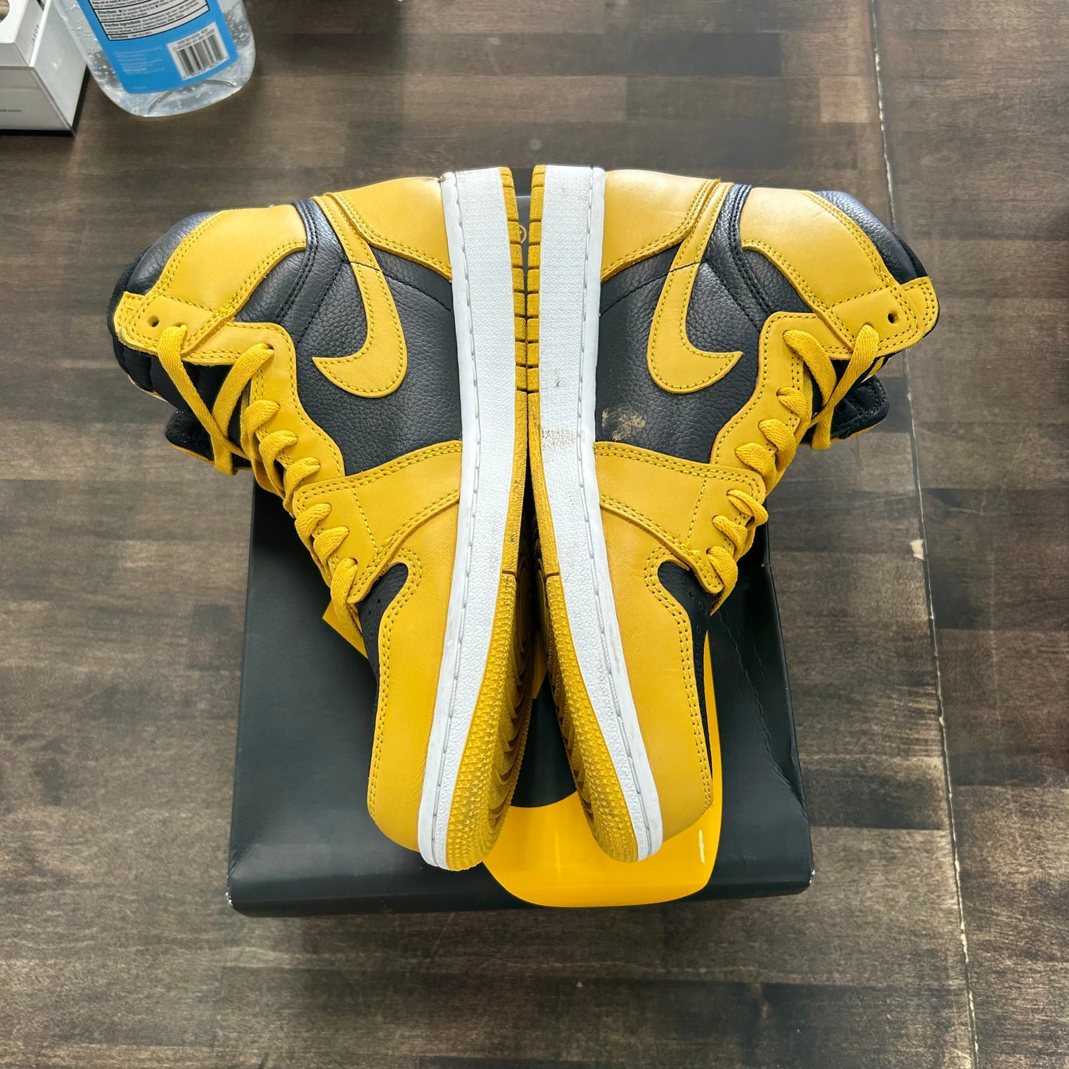 Pollen Jordan 1 High Retro (USED)