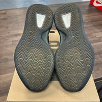 Onyx QNTM Yeezy Basketball (USED)