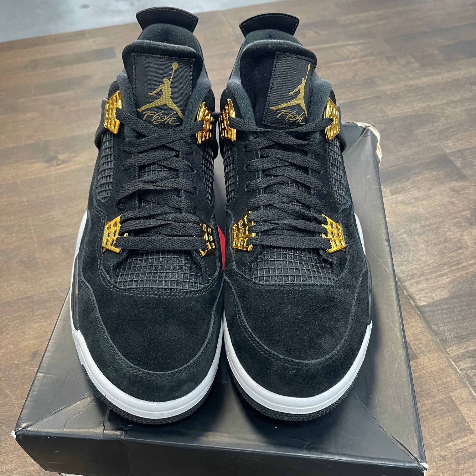 Royalty Jordan 4 (USED)