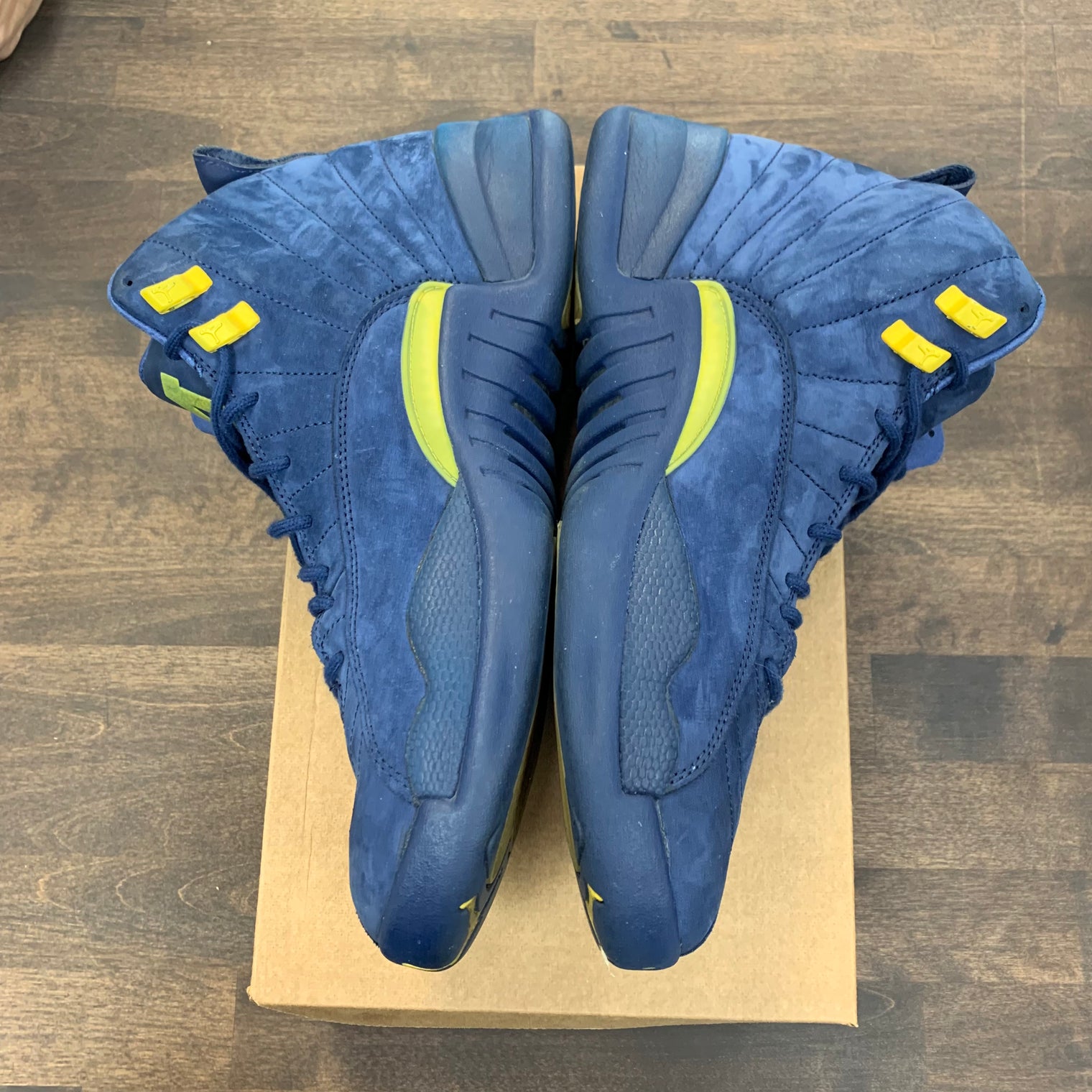 Nike Jordan 12 Michigan (USED NO BOX)