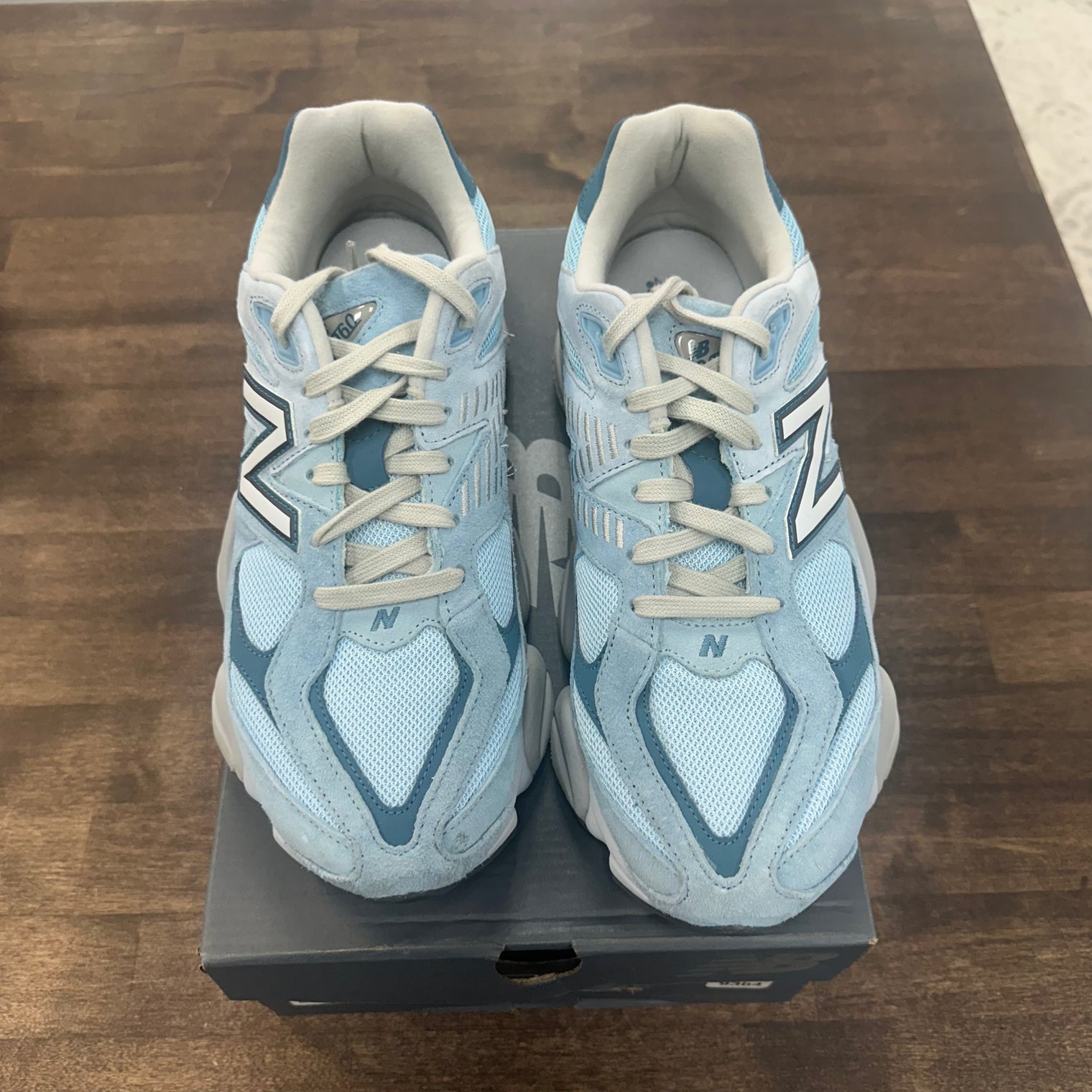 Chrome Blue New Balance 9060 (USED)