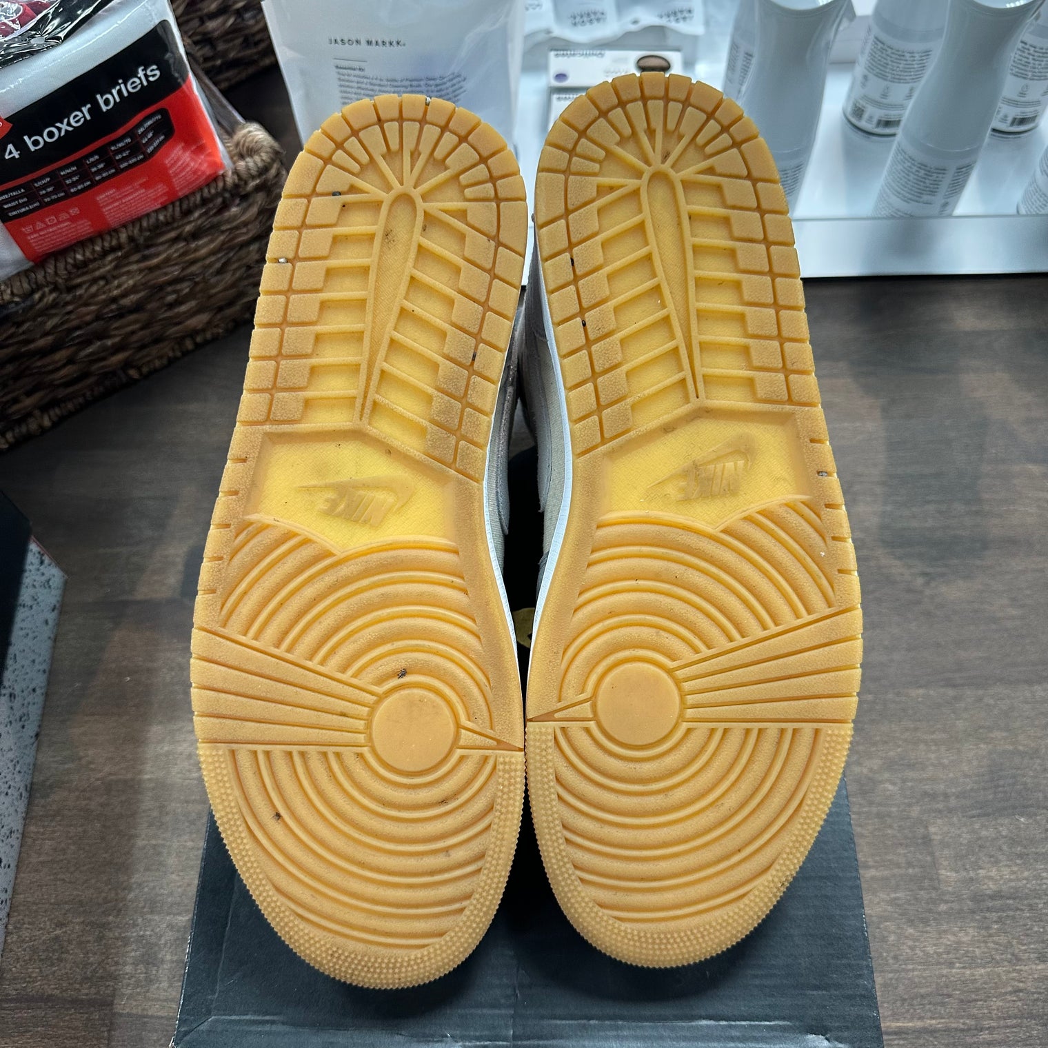 Coconut Milk Jordan 1 Mid (USED)