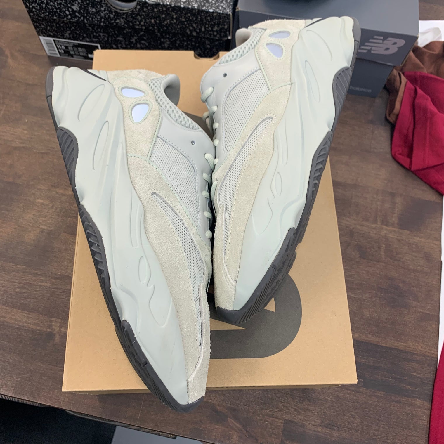 Salt Yeezy 700 (USED)