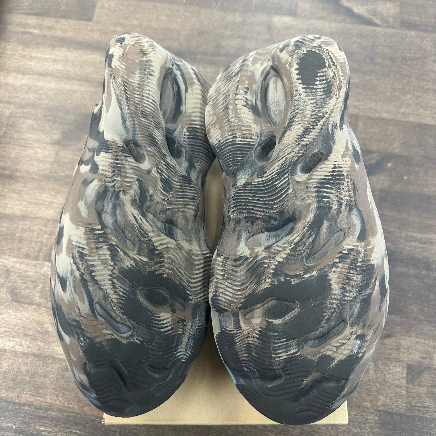 MX Cinder Yeezy Foam RNNR (USED)