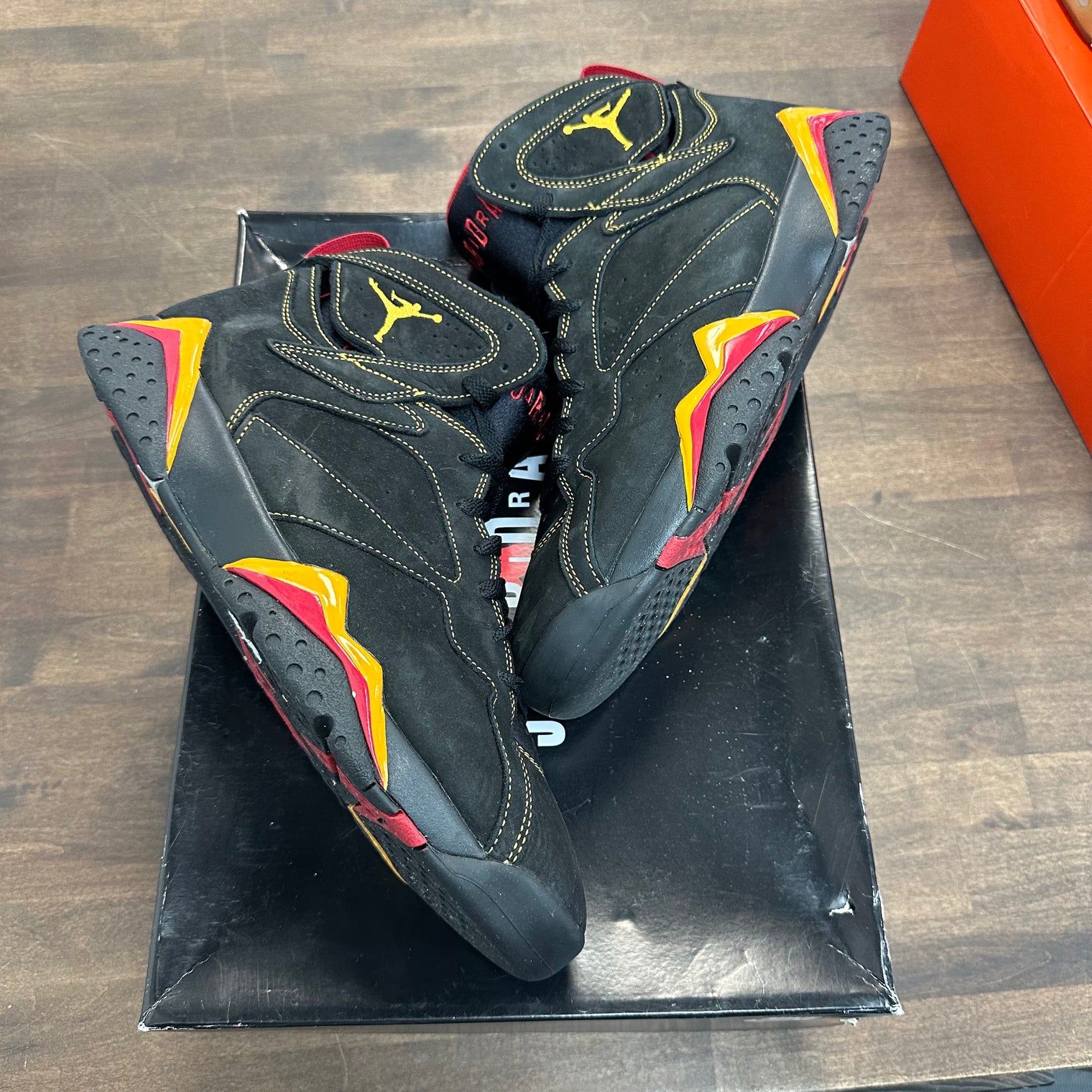Citrus Jordan 7 Retro (2022) (USED)