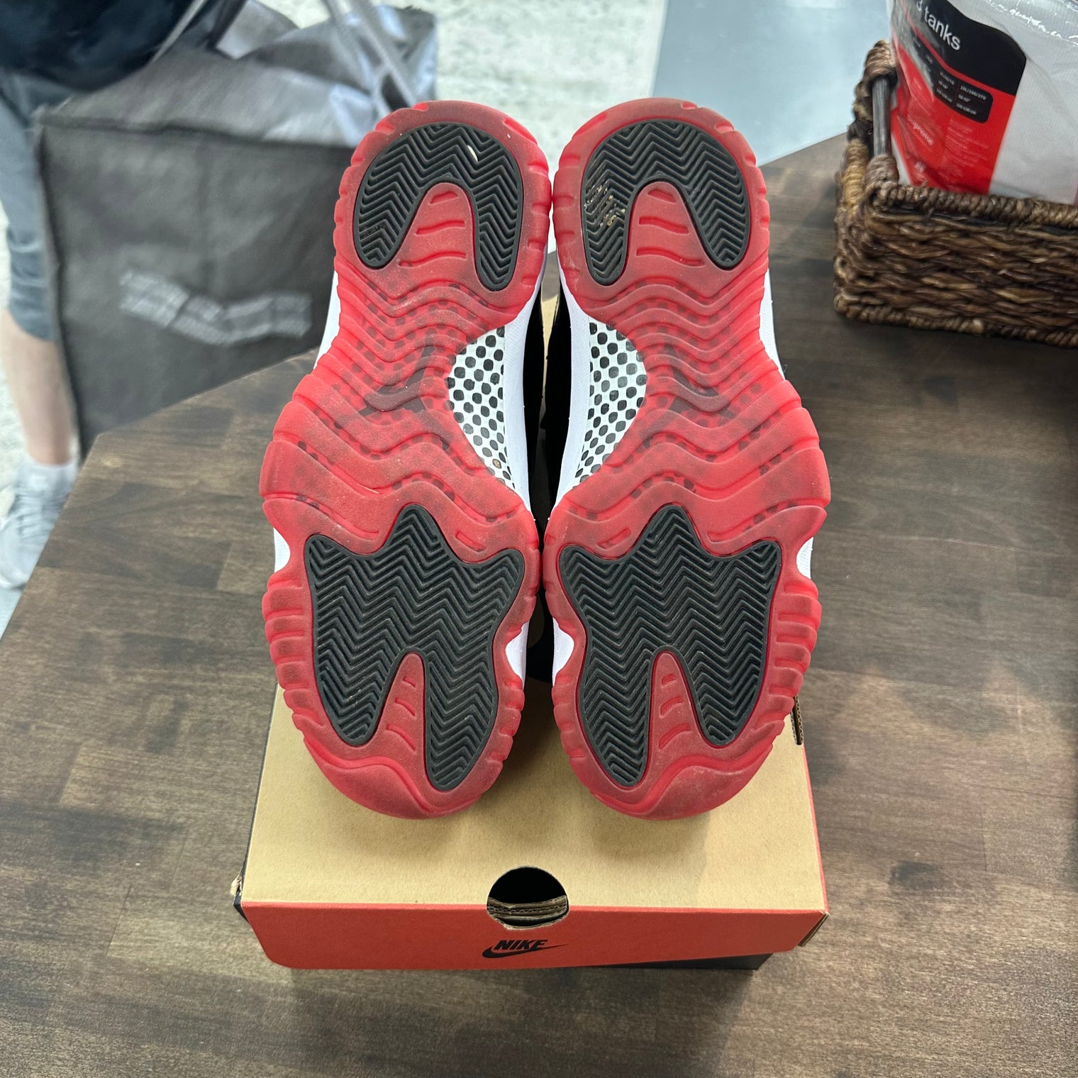 Bred Jordan 11 (USED)