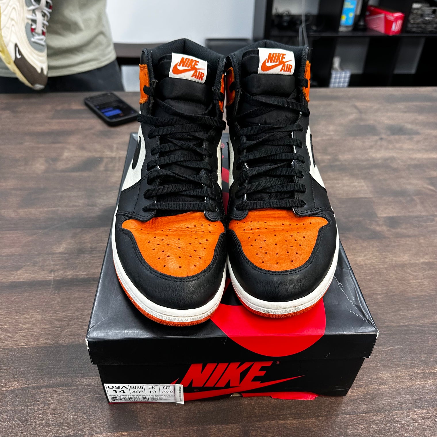 Shattered Backboard Jordan 1 High OG (USED)