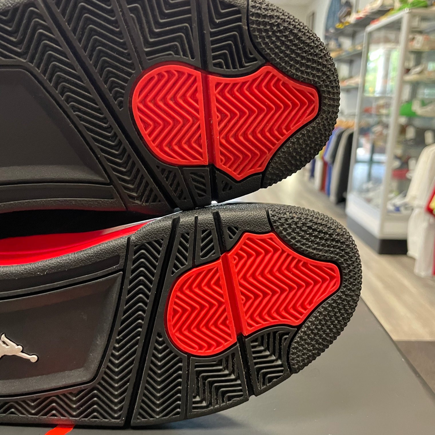 Jordan 4 Red Thunder(Like New)