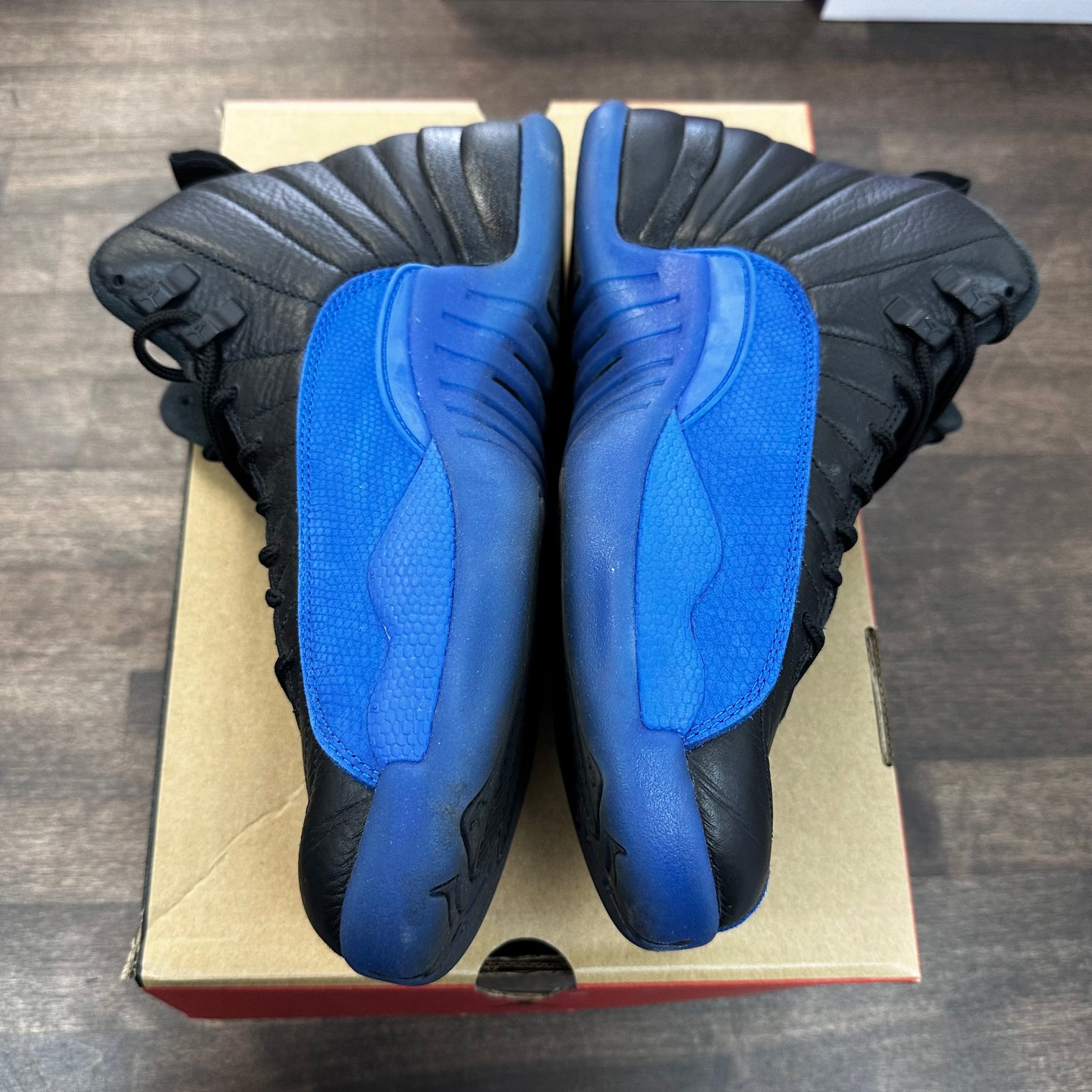 Hyper Royal Jordan 12 (USED)