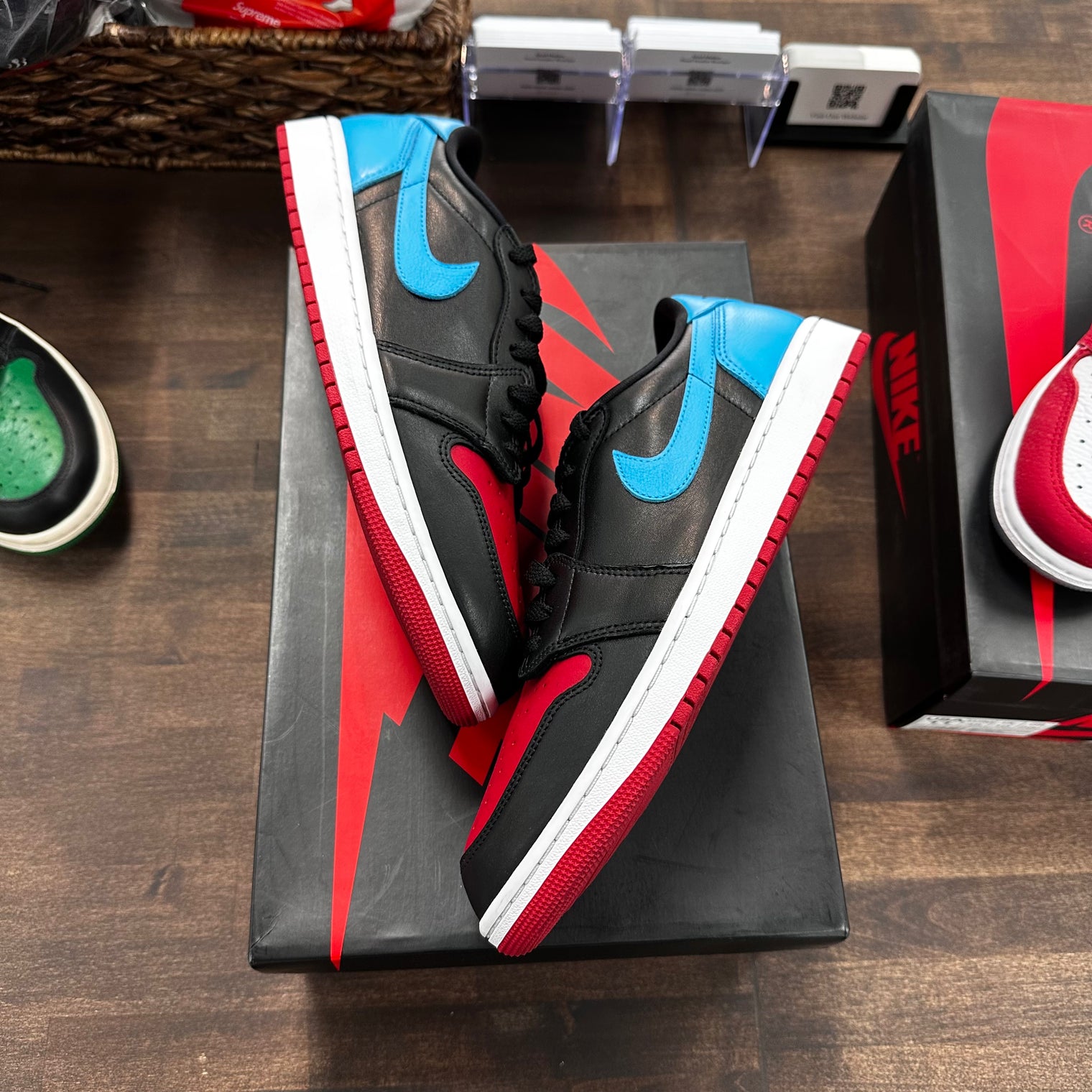 NC To CHI Jordan 1 Low (W) (USED)