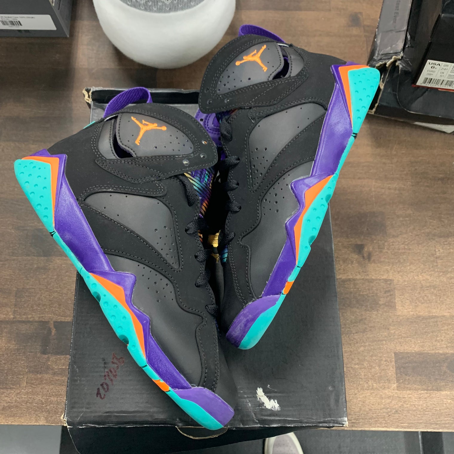 (GS) Lola Bunny Jordan 7 (USED)