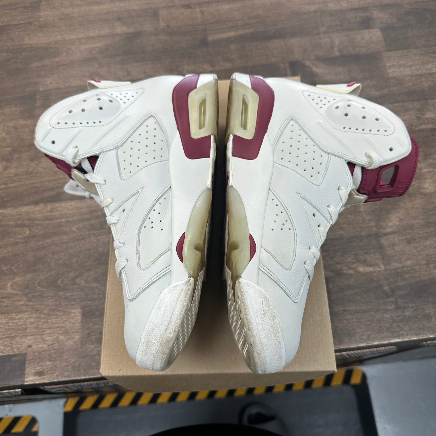 Maroon Jordan 6 (USED, No box)