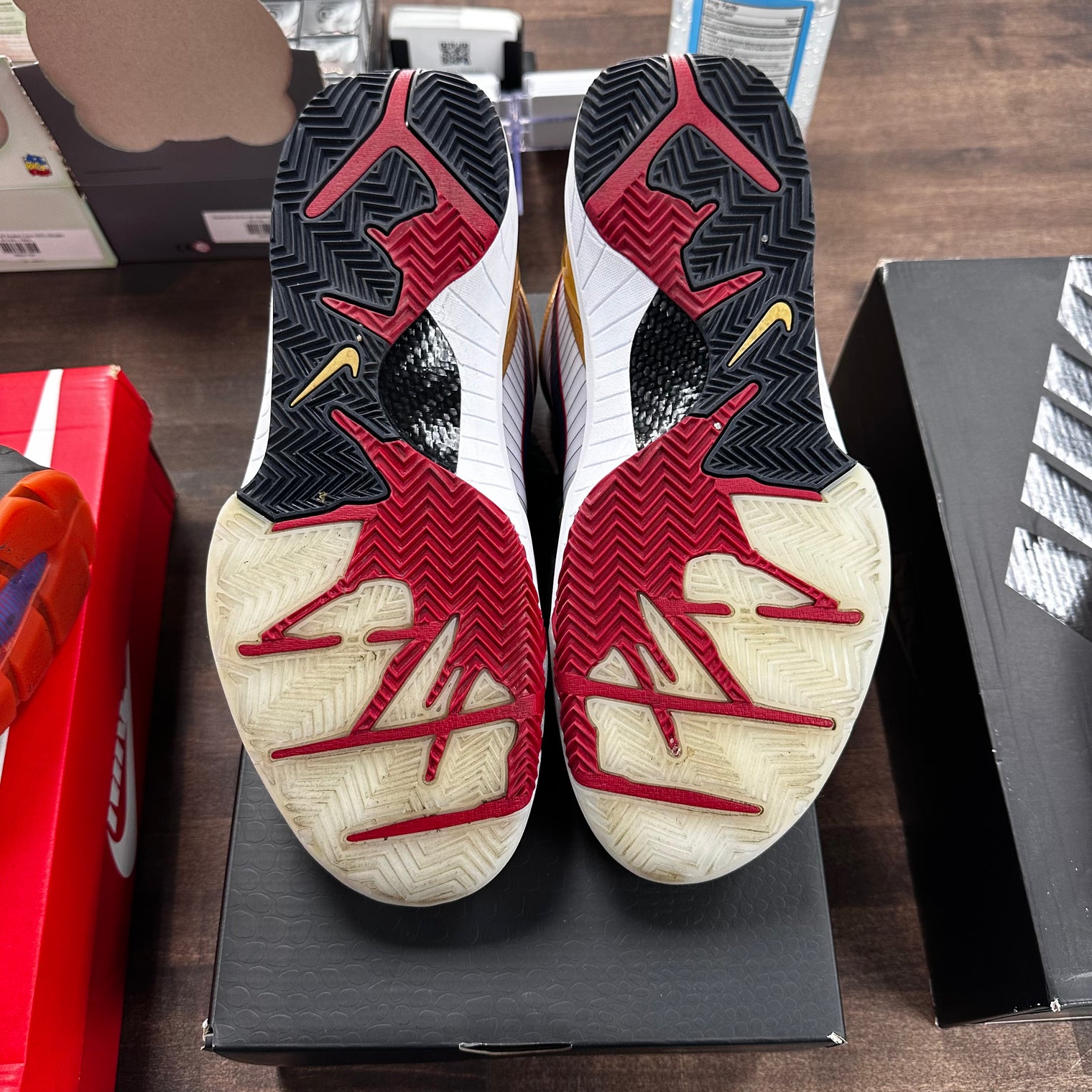 Gold Metal Kobe 4 Protro (USED)