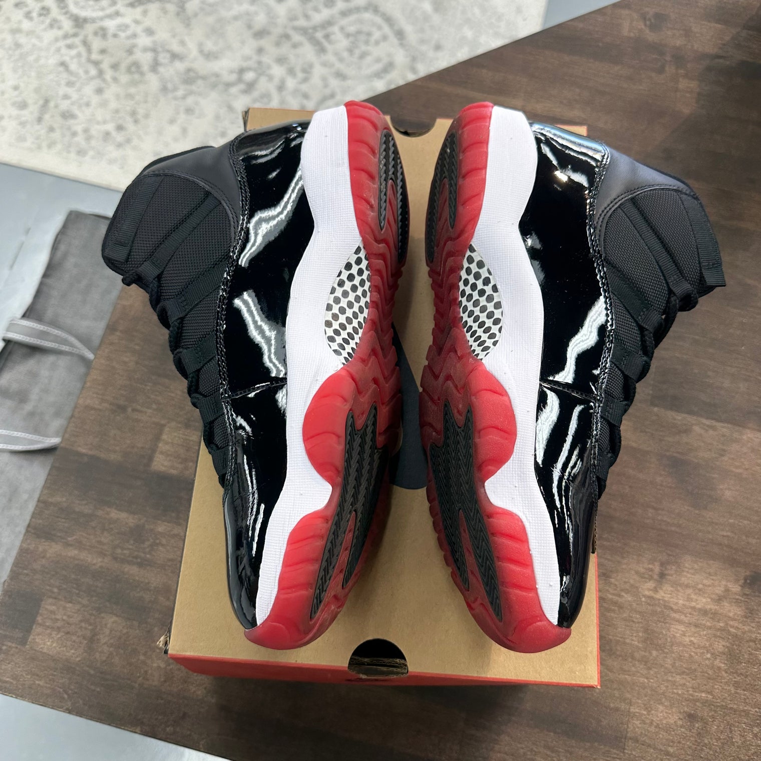 Bred Jordan 11 (USED)