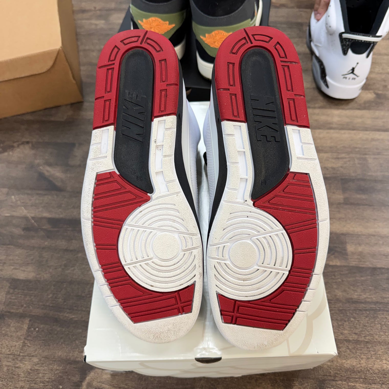 Chicago Jordan 2 Retro OG (USED)