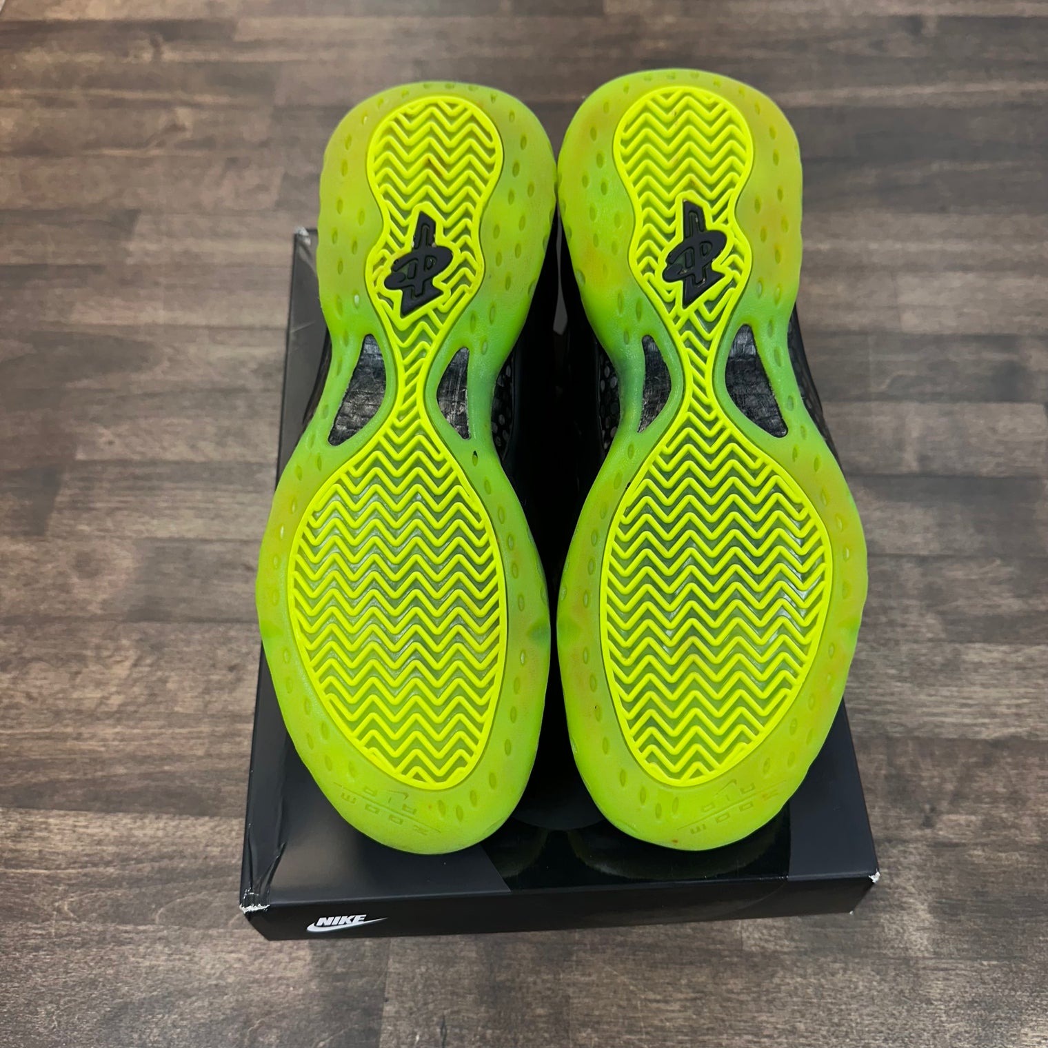 Black Volt Foamposite One (USED)