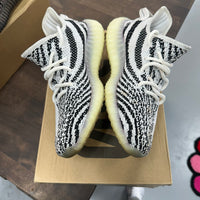 Zebra Yeezy 350 2017 (USED)