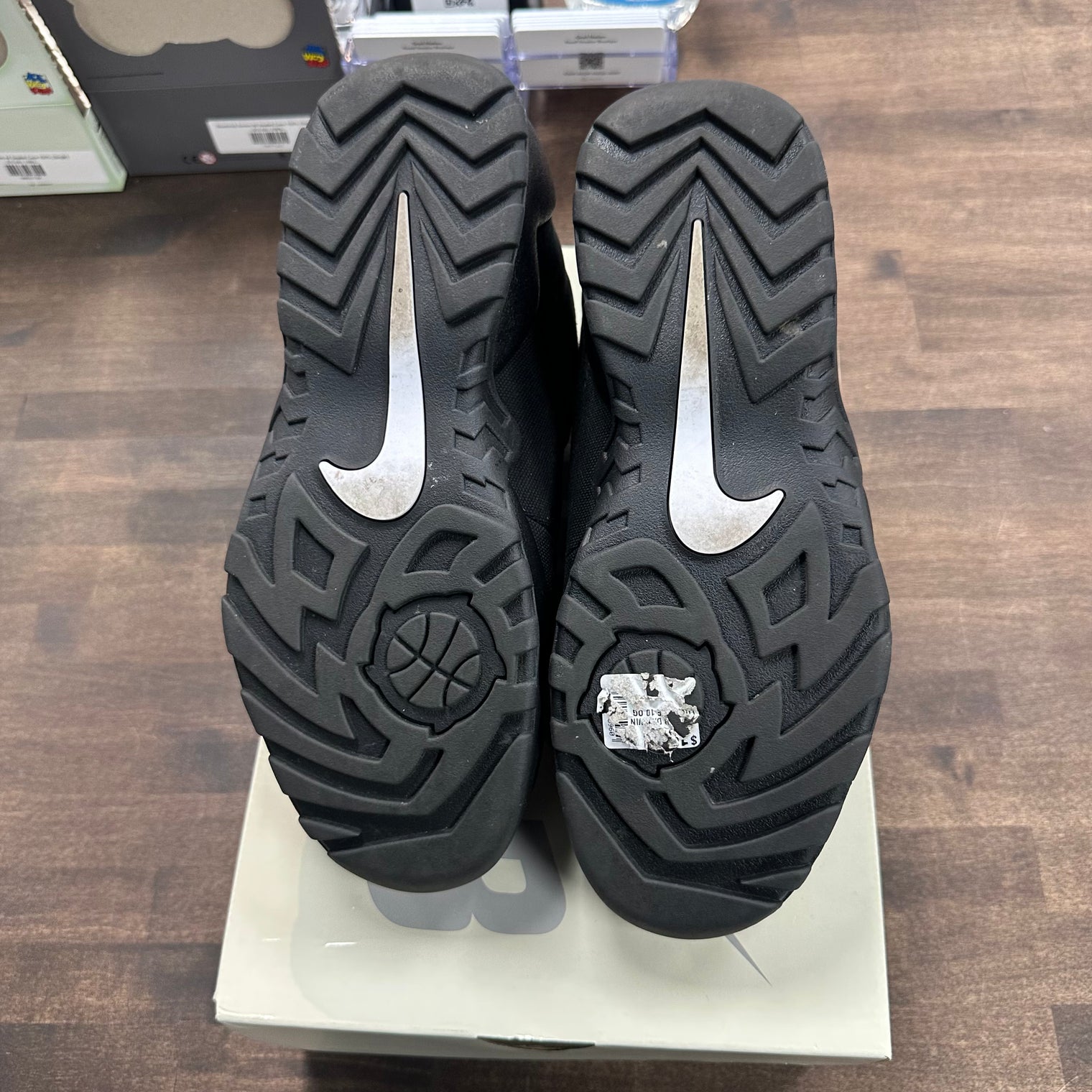 Black Supreme Nike SB Darwin Low (USED)
