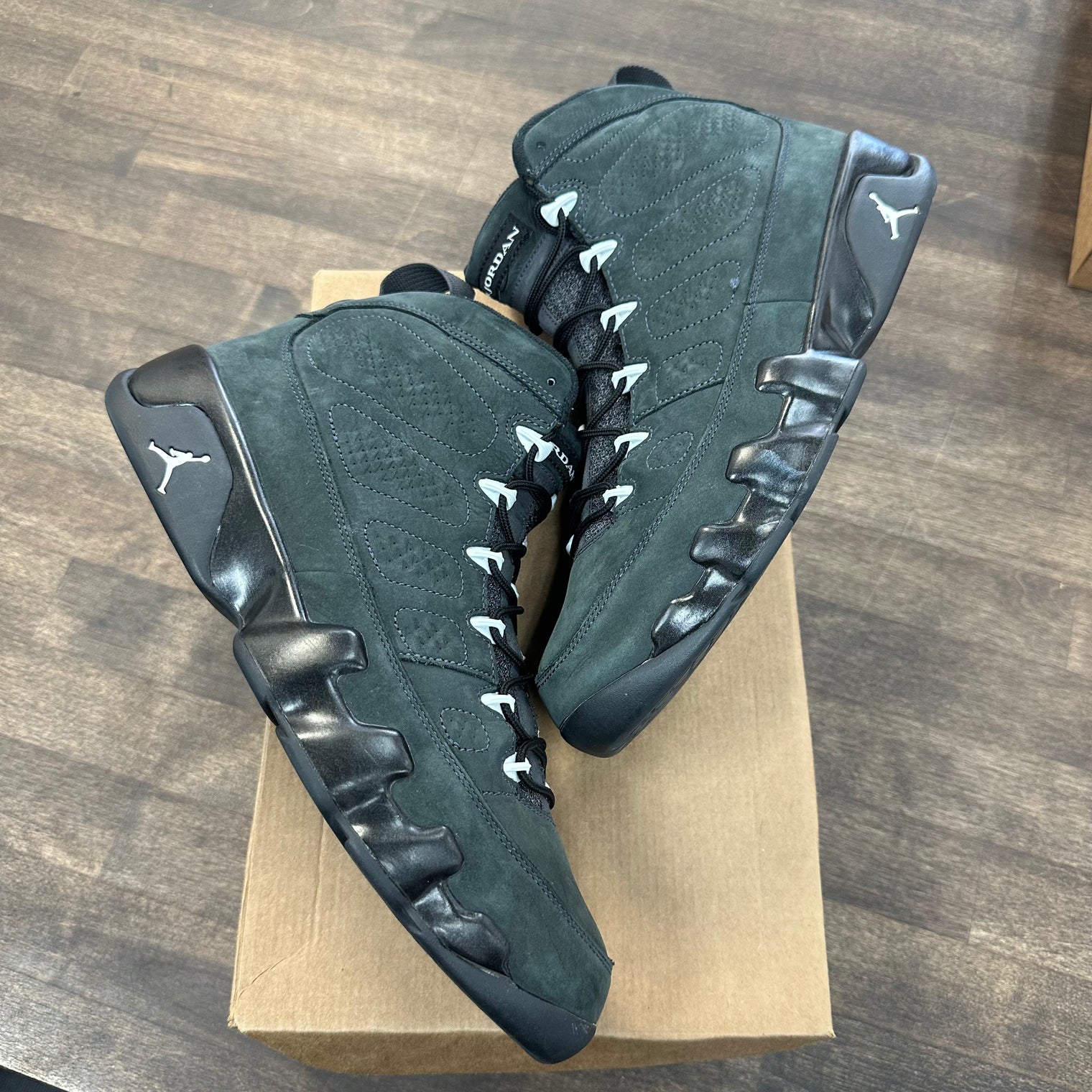 Anthracite Jordan 9 (USED, No Box)