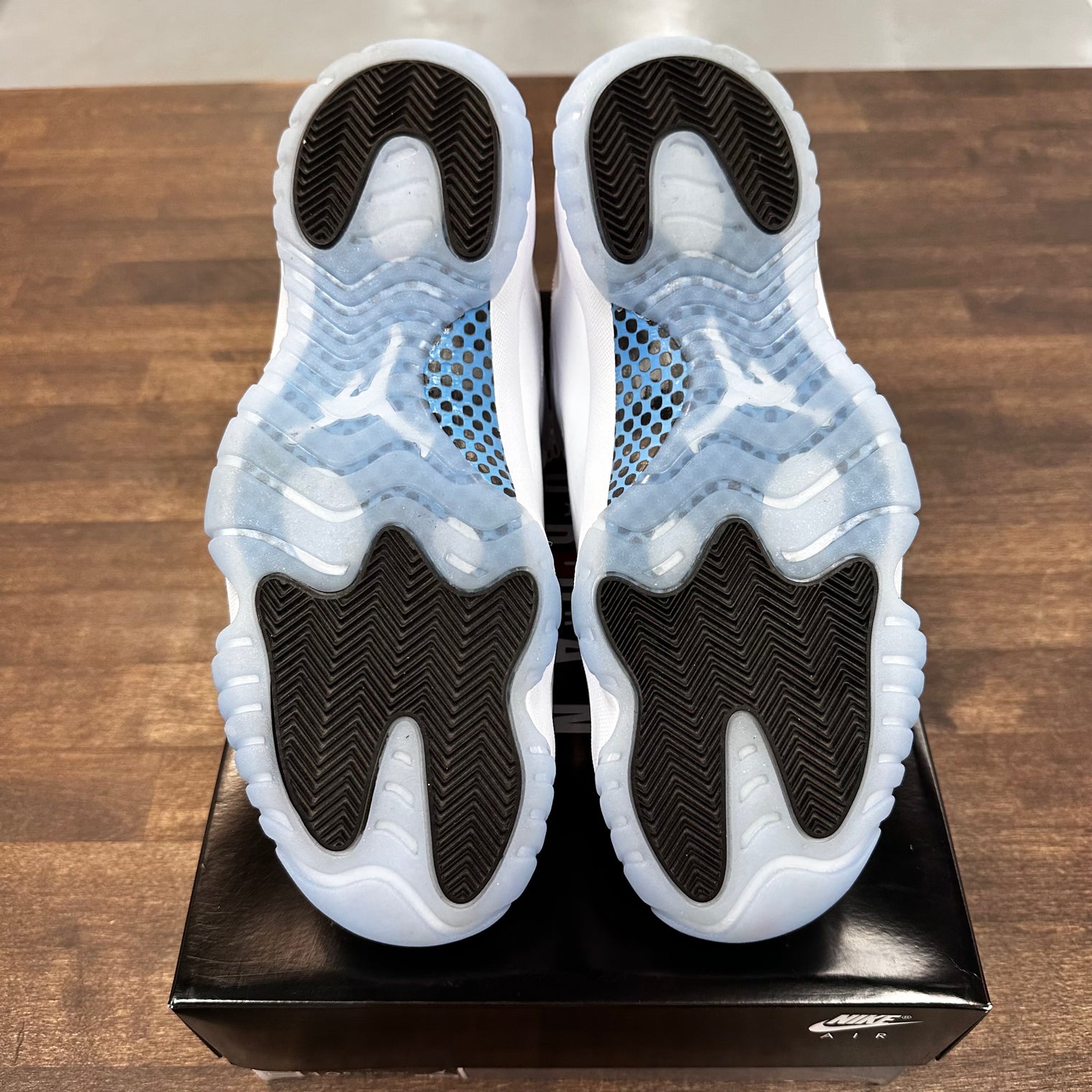 Legend Blue Jordan 11 2024 (USED)