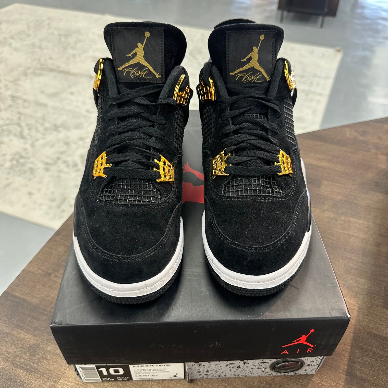Royalty Jordan 4 (USED)