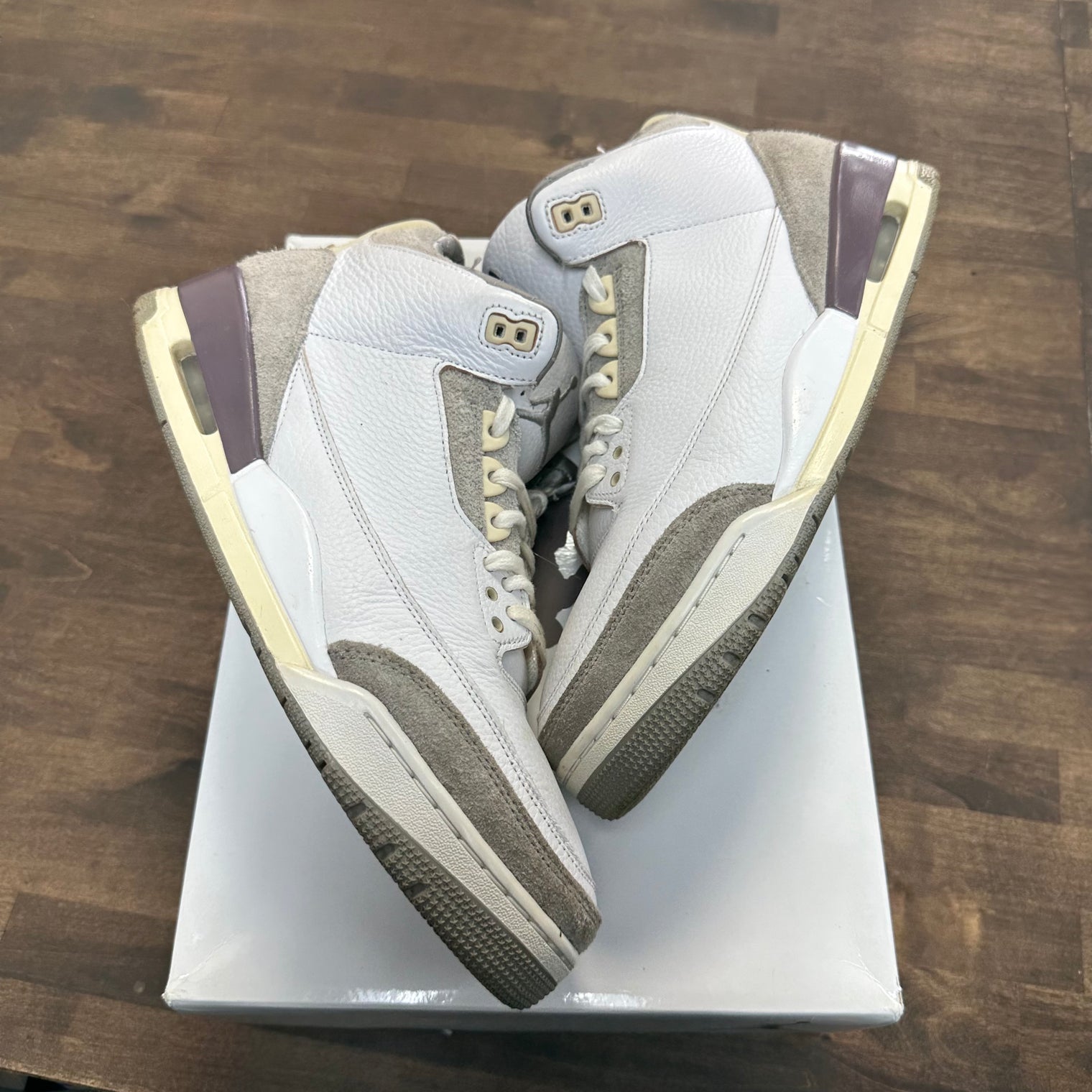 (W) A Ma Maniere Jordan 3 (USED)