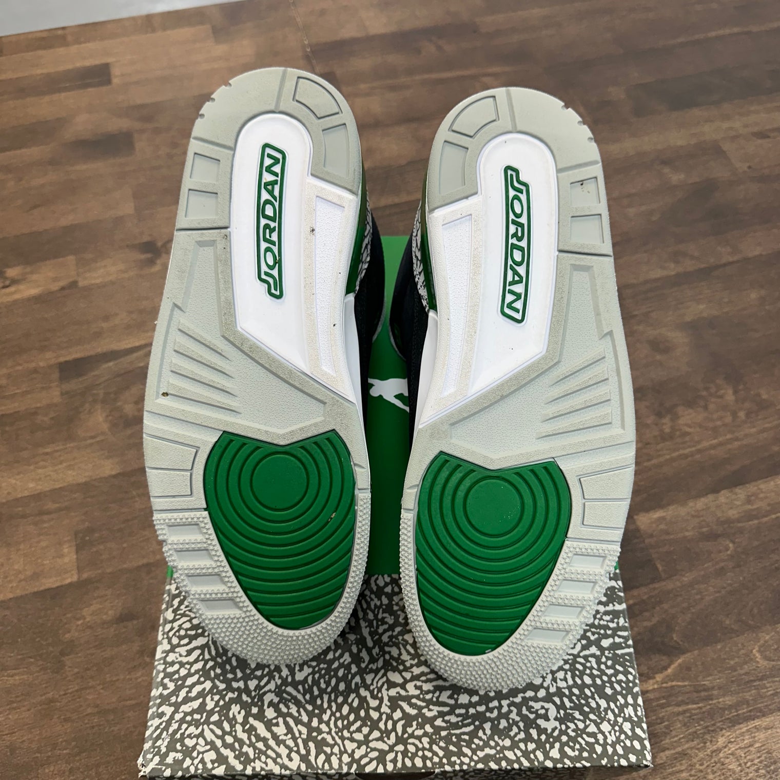 Pine Green Jordan 3 (USED)
