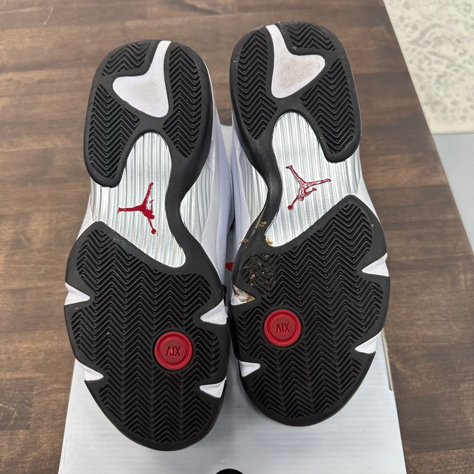 Black Toe Jordan 14 (USED)
