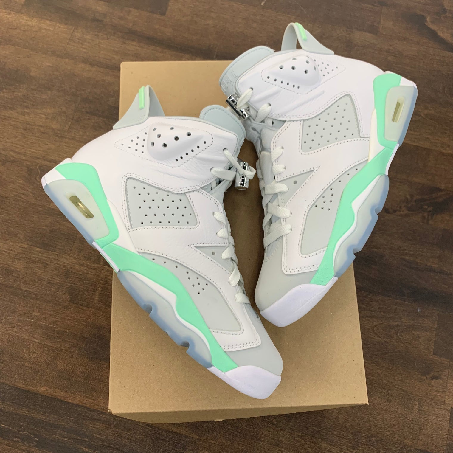 Mint Foam Jordan 6 (W) (USED, no box)