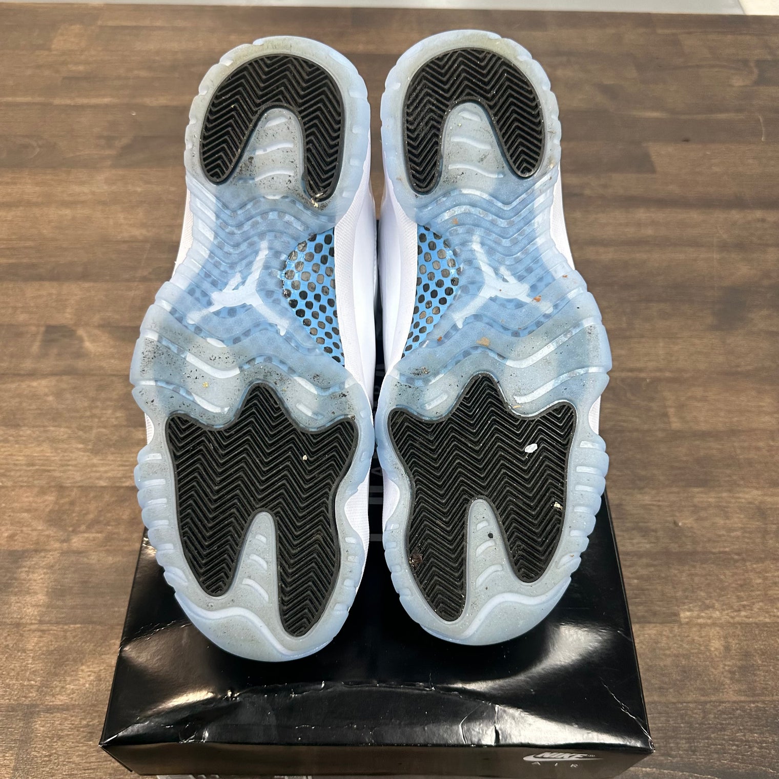 Legend Blue Jordan 11 (USED)