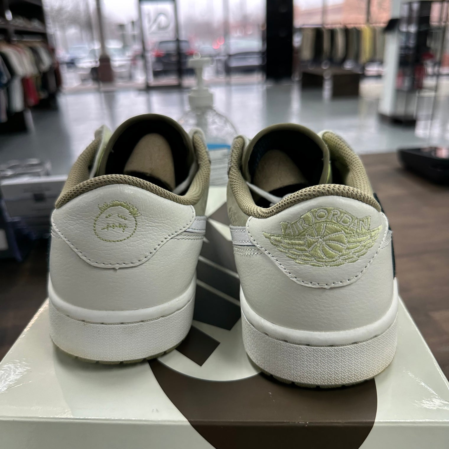 Neutral Olive Travis Scott Jordan 1 Low Golf (USED)