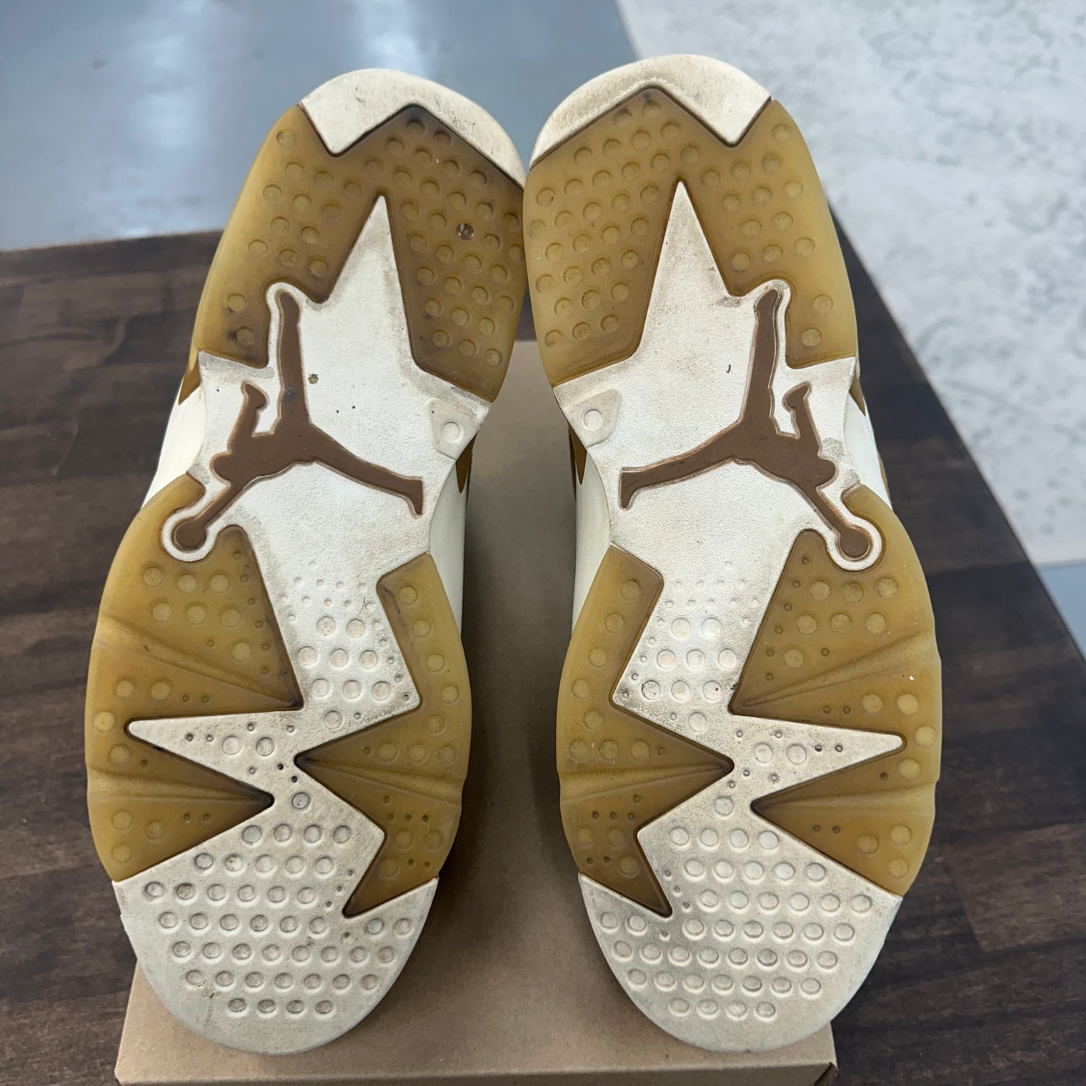 Wheat Jordan 6 (USED,No Box)