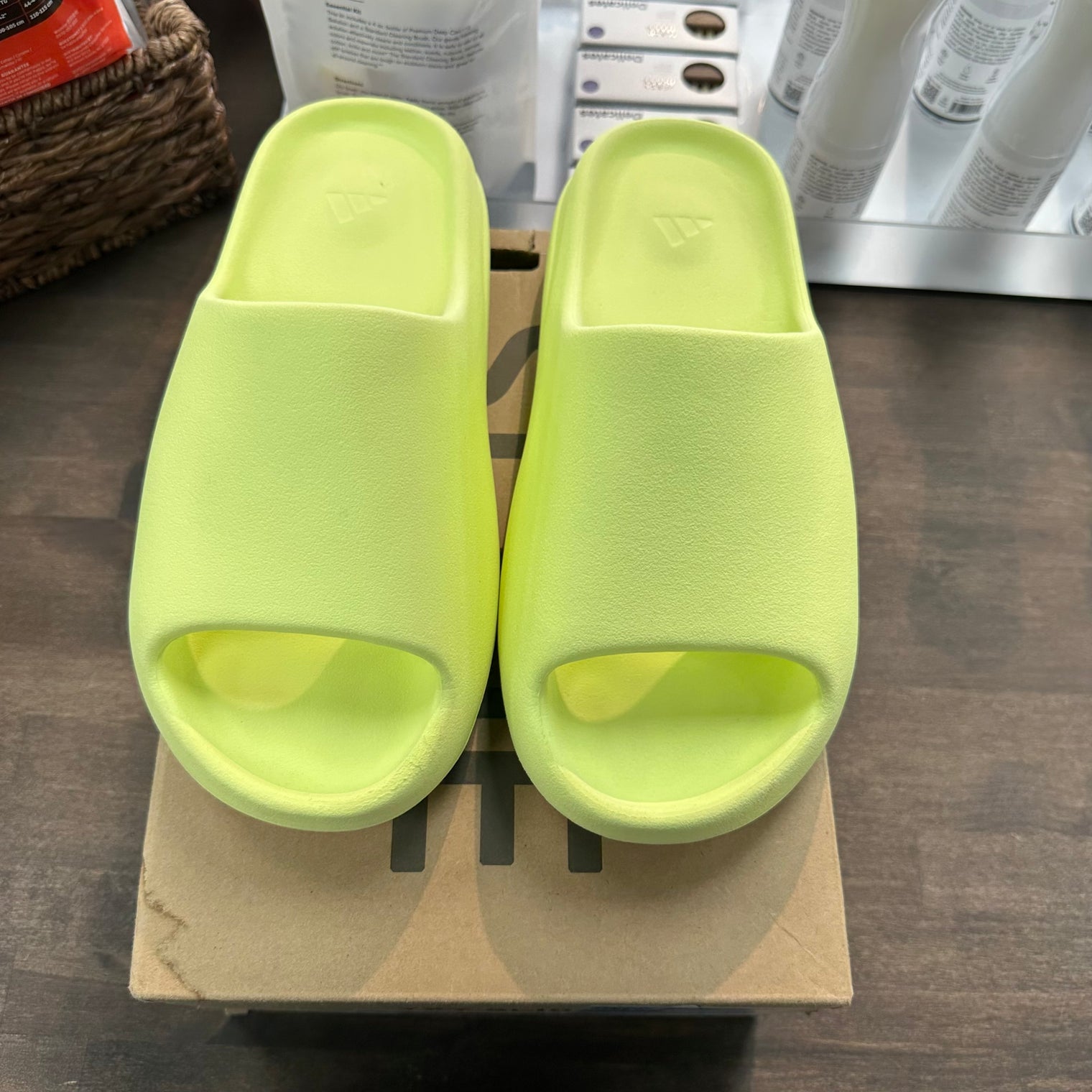 Green Glow Yeezy Slide (USED)