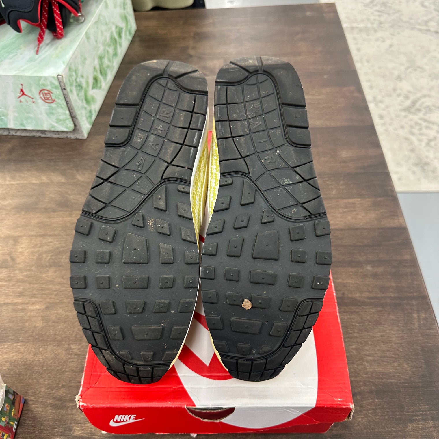 Lemonade Air Max 1 (USED)
