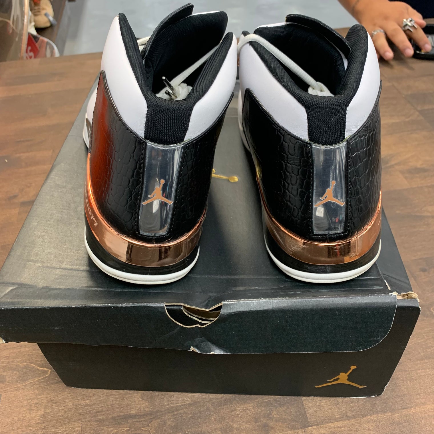 Copper Jordan 17 (USED)