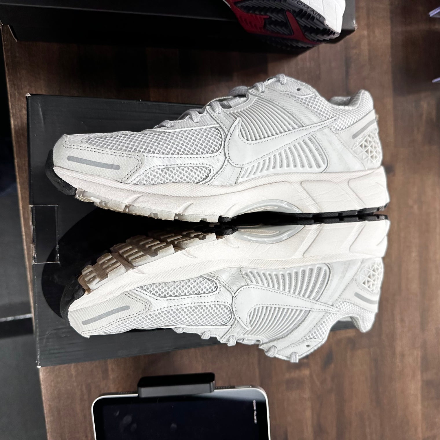 Vast Grey Vomero 5 SP (USED)