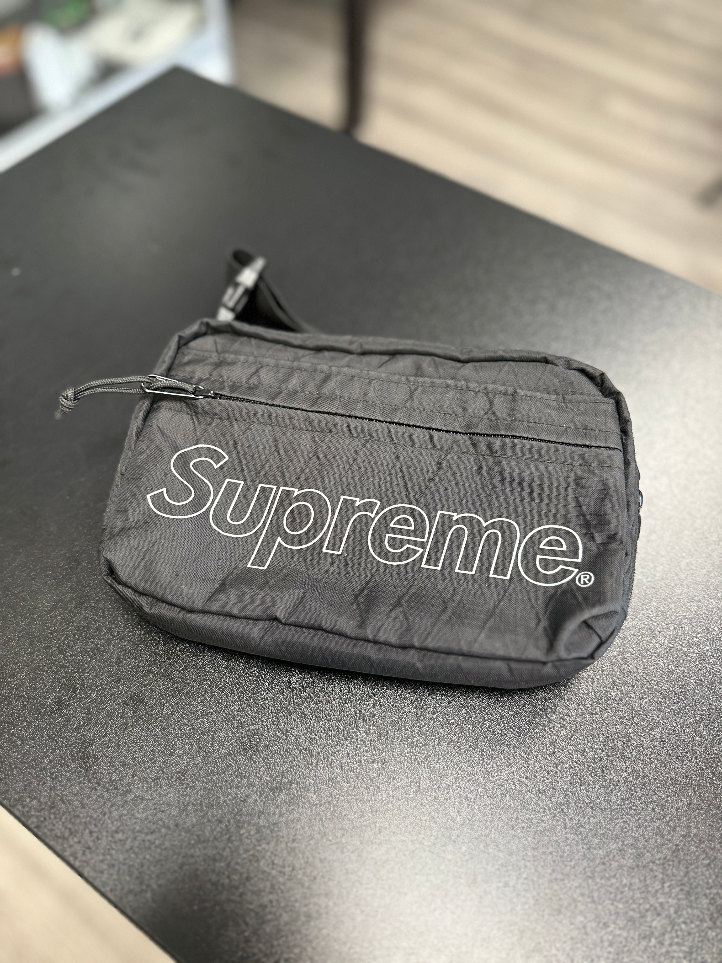 Supreme Shoulder Bag Black FW18 (Used)