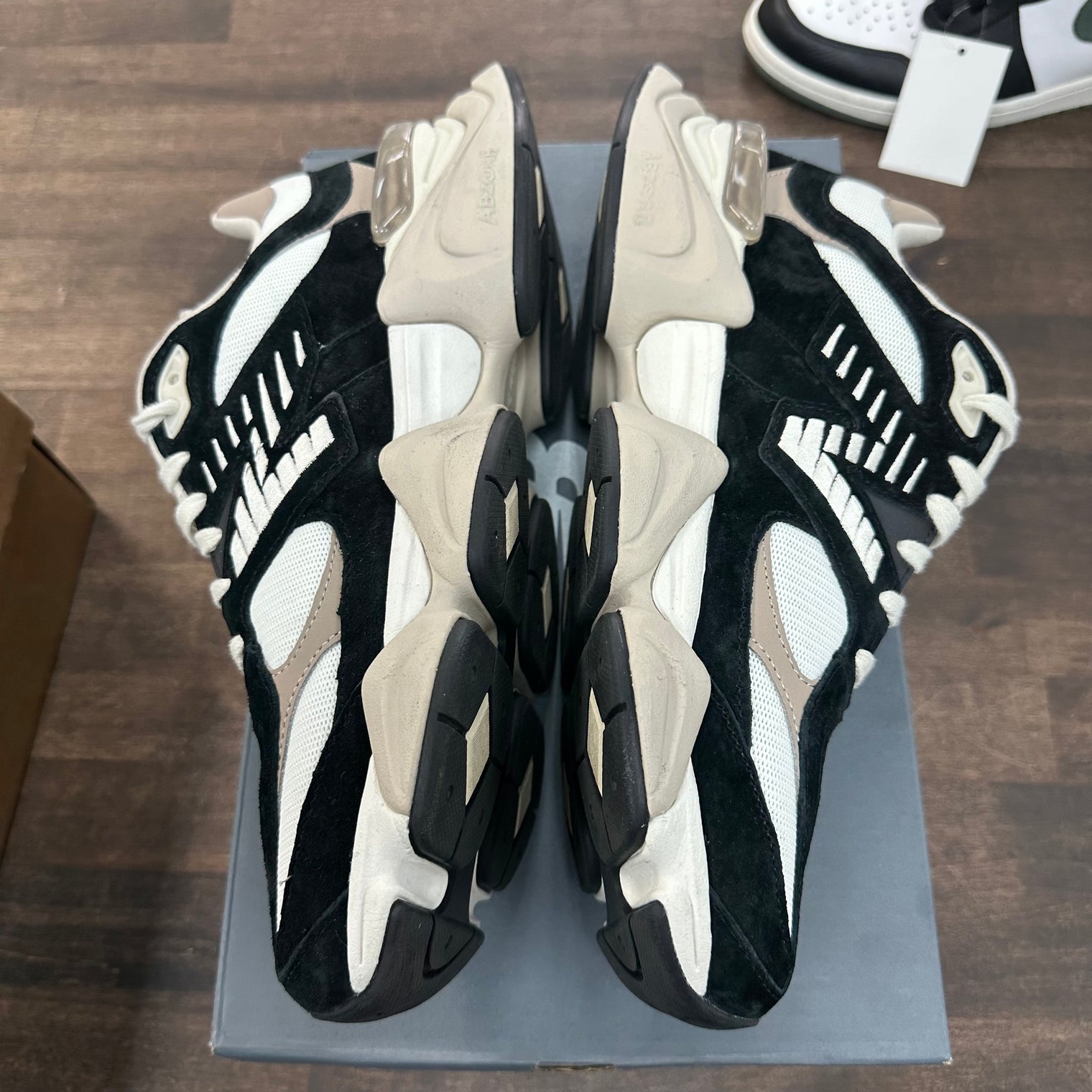 Sea Stone Bone New Balance 9060 (USED)