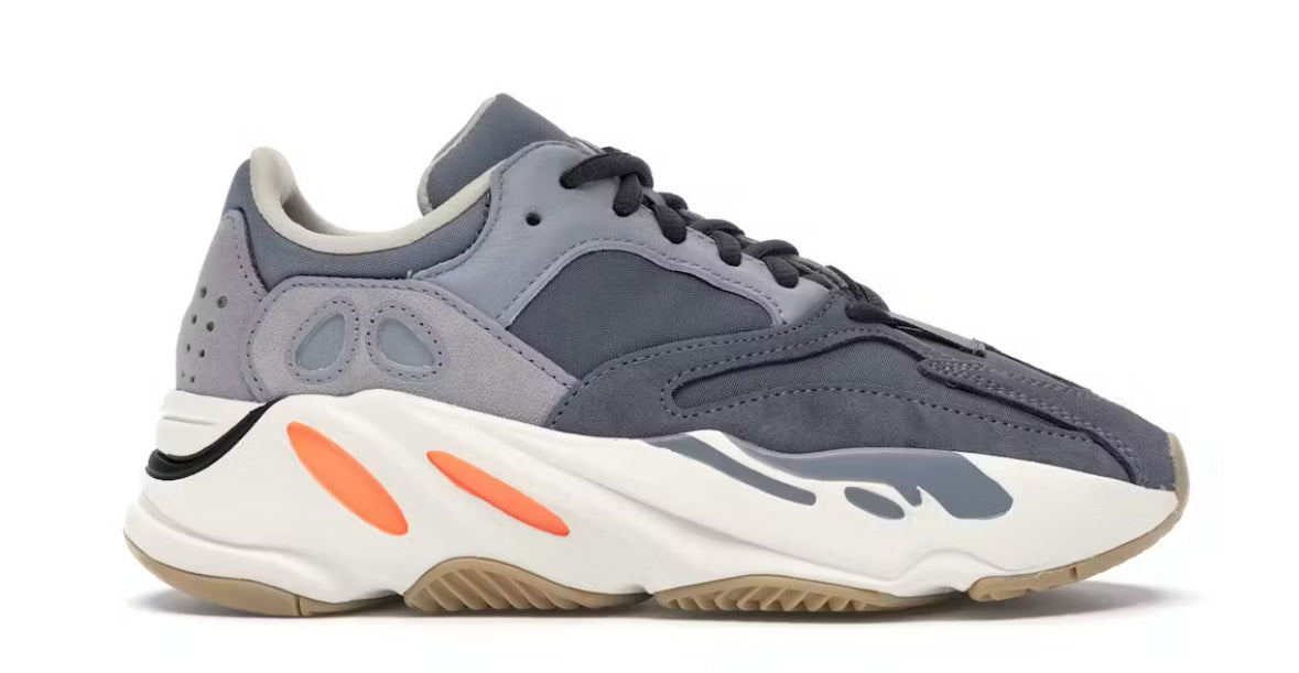Magnet Yeezy Boost 700