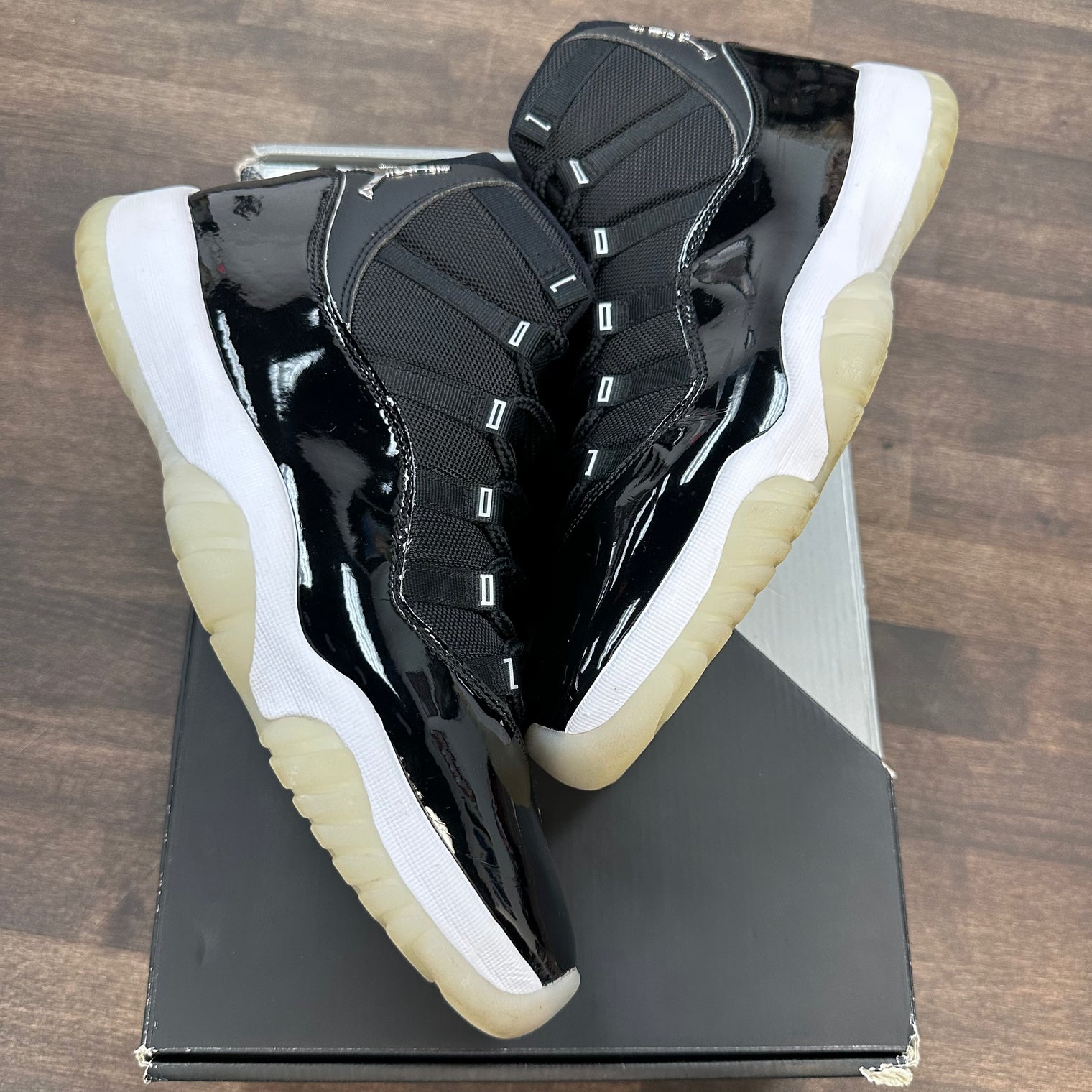 Jordan 11 Jubilee (USED)
