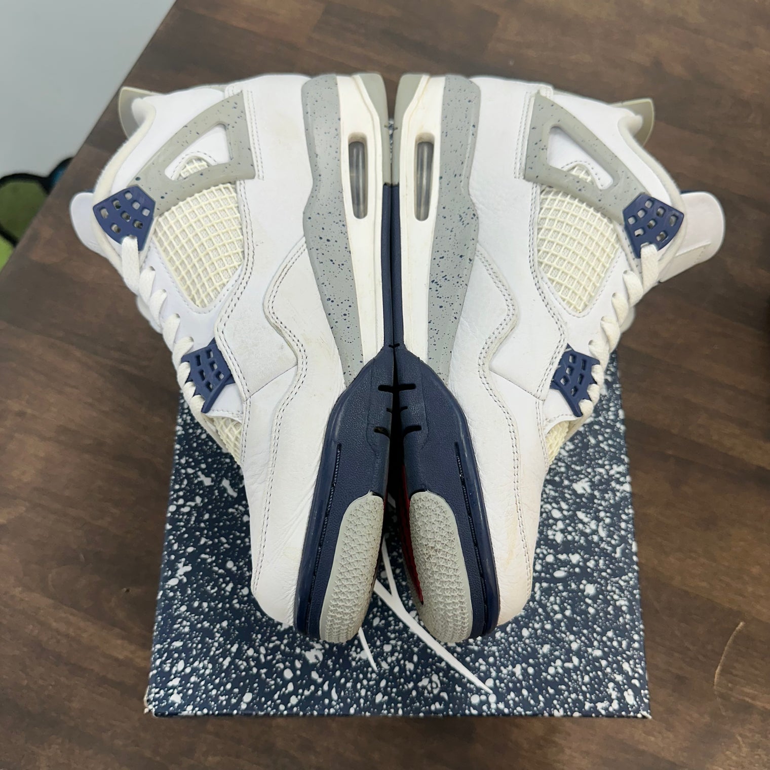 Midnight Navy Jordan 4 (USED)