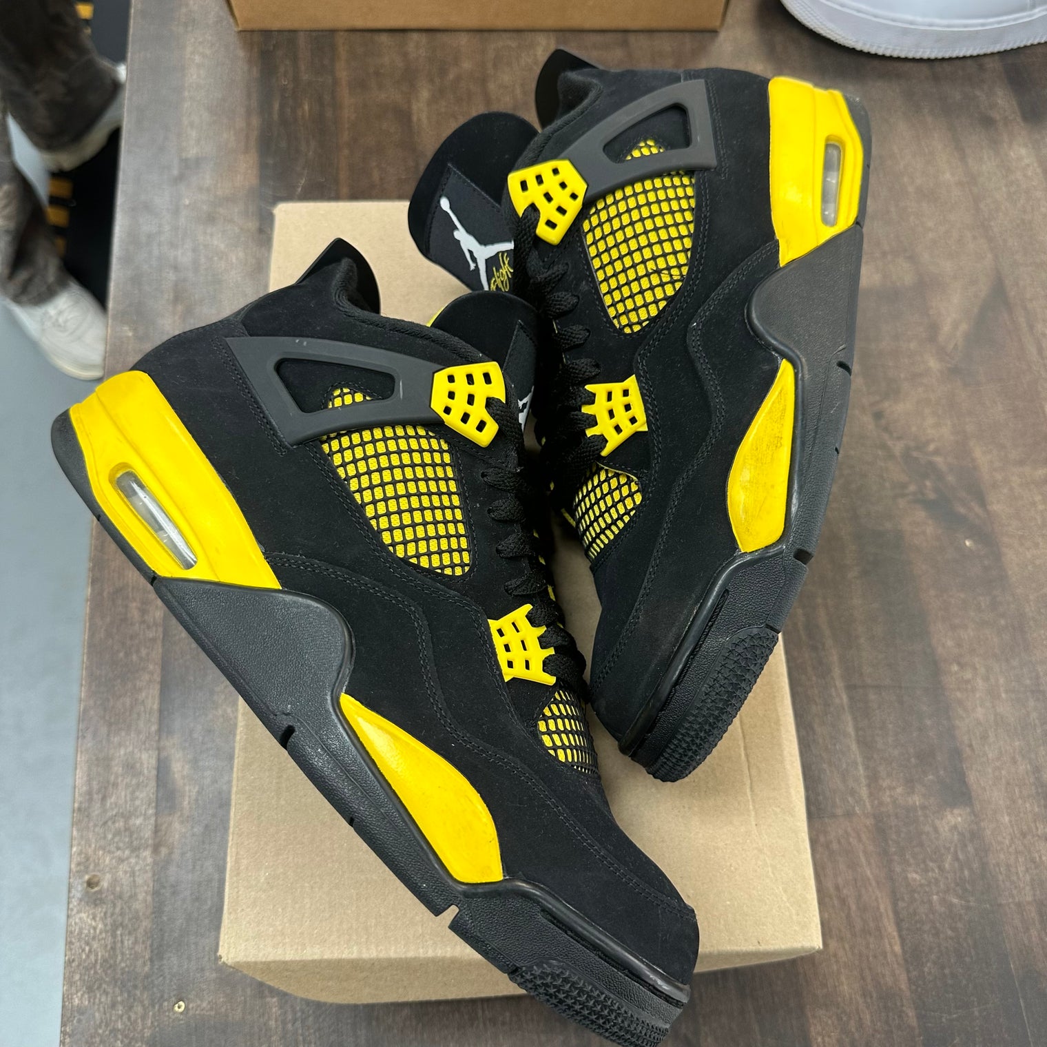 Yellow Thunder Jordan 4 (USED,No Box)