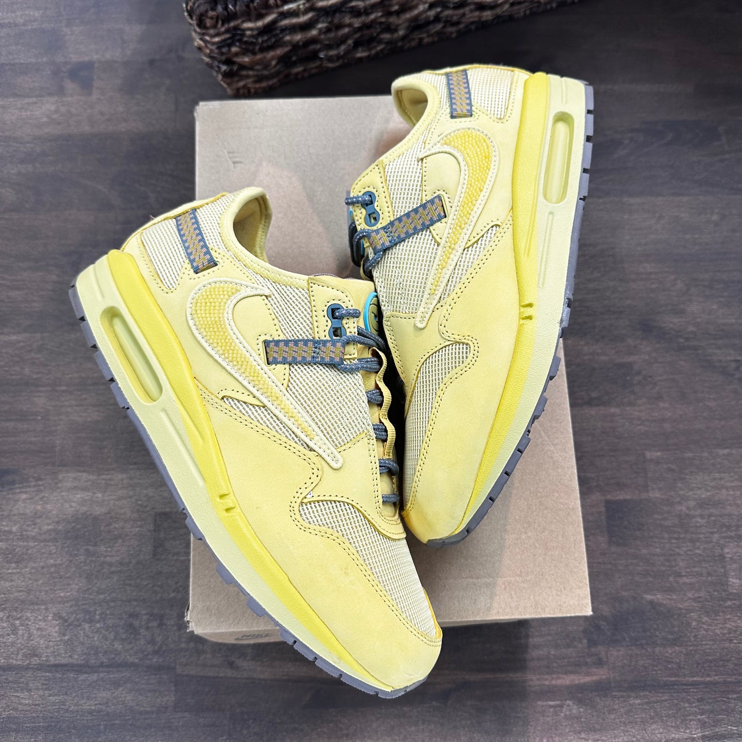 Saturn Travis Scott Air Max 1 (USED,Replacement Box)