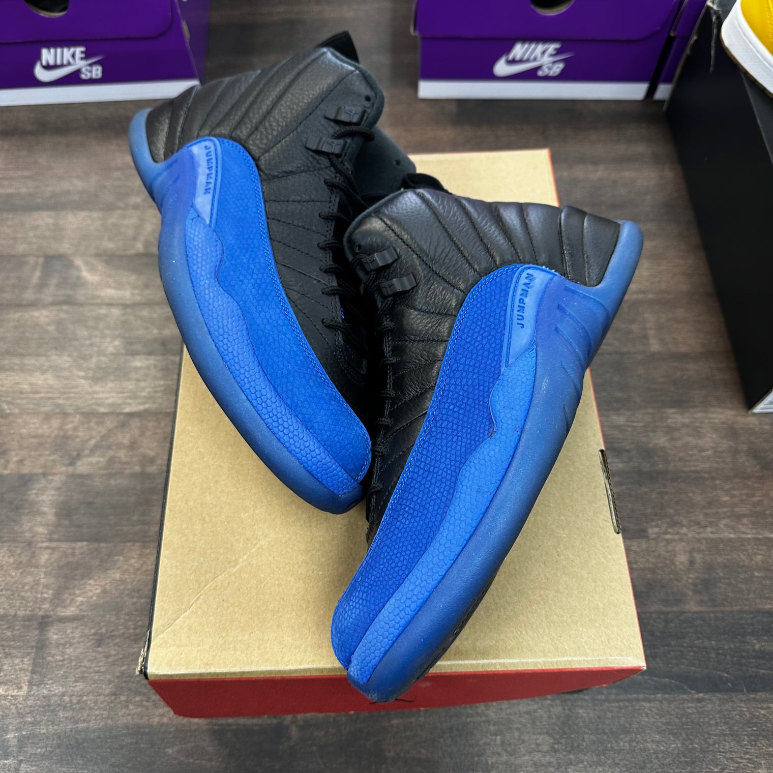 Hyper Royal Jordan 12 (USED)