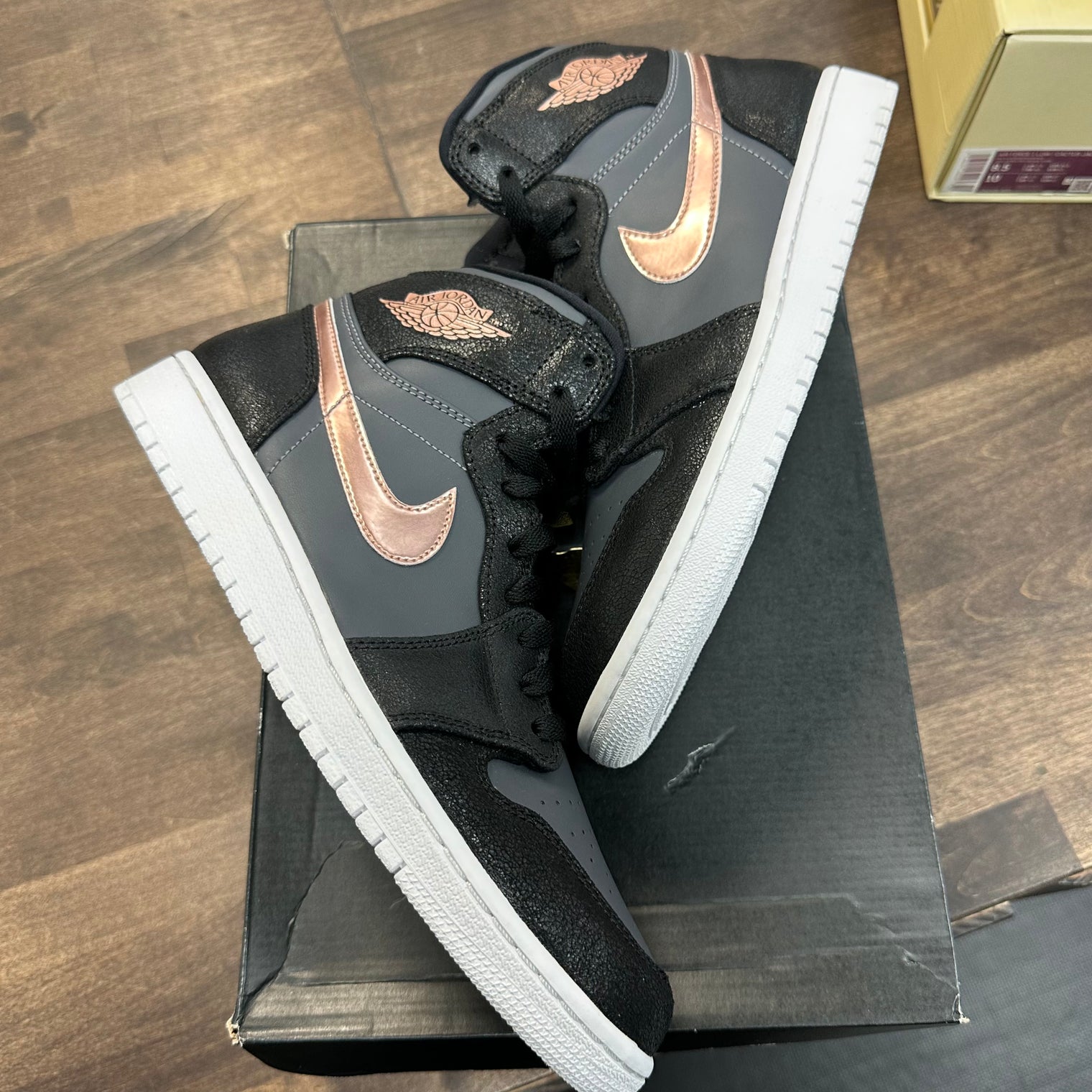 Bronze Metal Jordan 1 High Retro (USED)