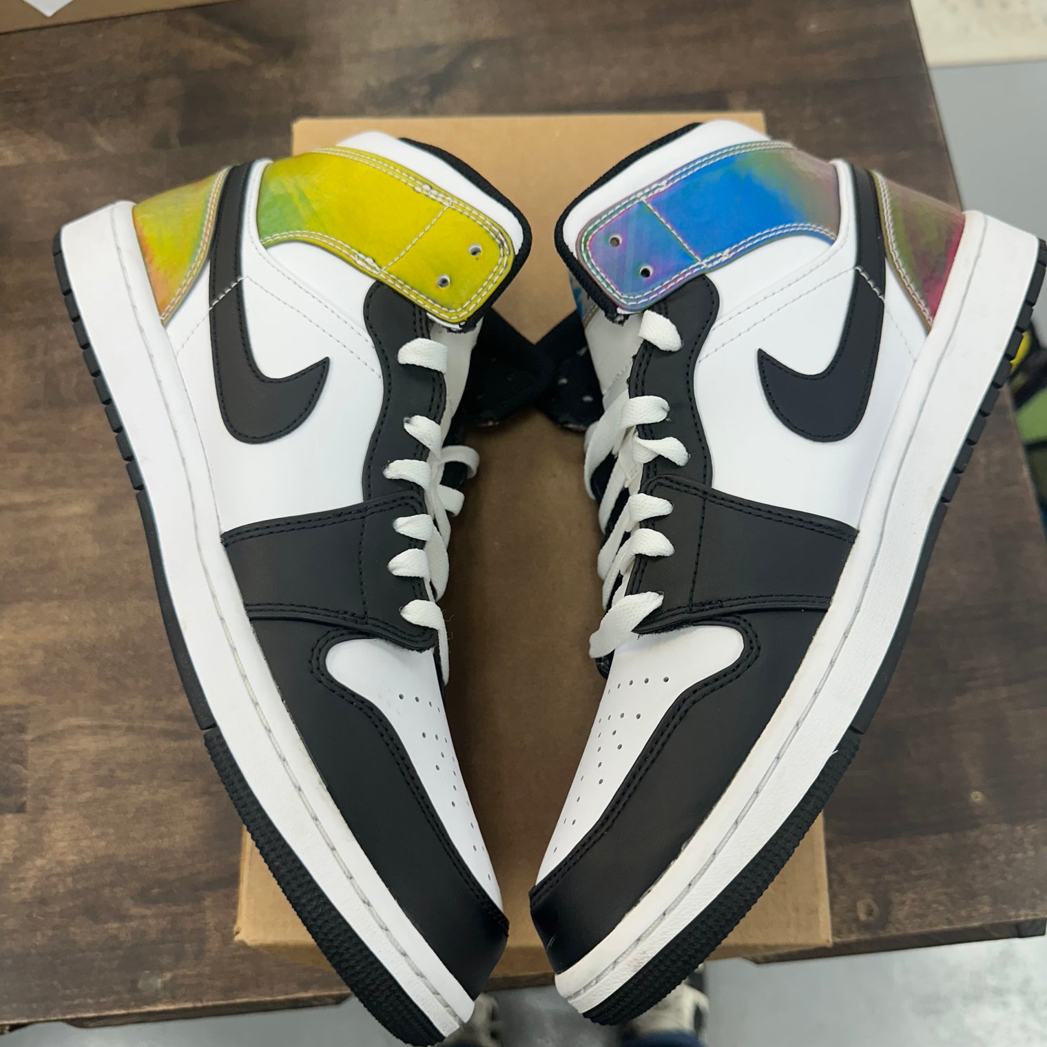 Heat Reactive Jordan 1 Mid (USED, No Box)
