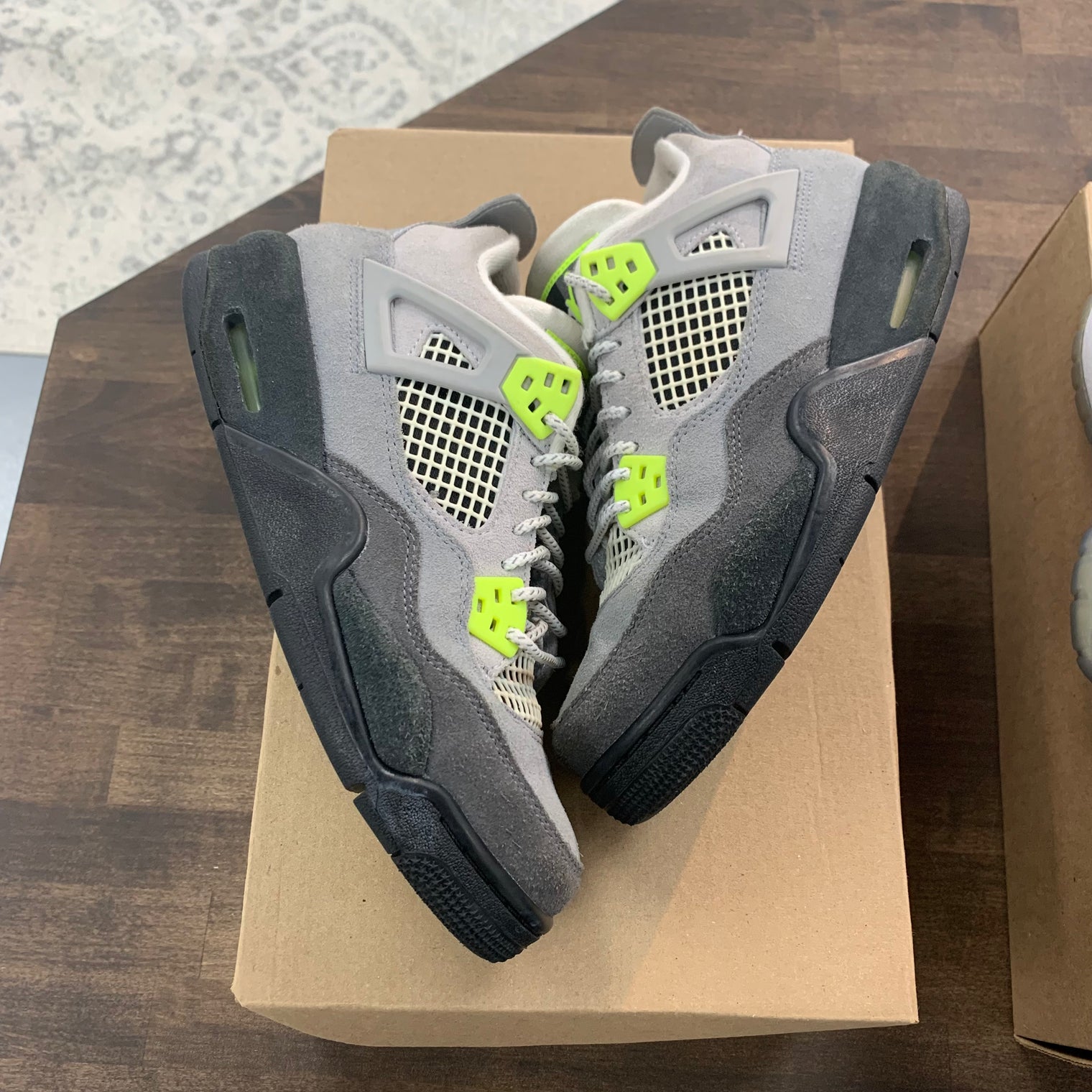 Neon Jordan 4 SE (USED,No Box)
